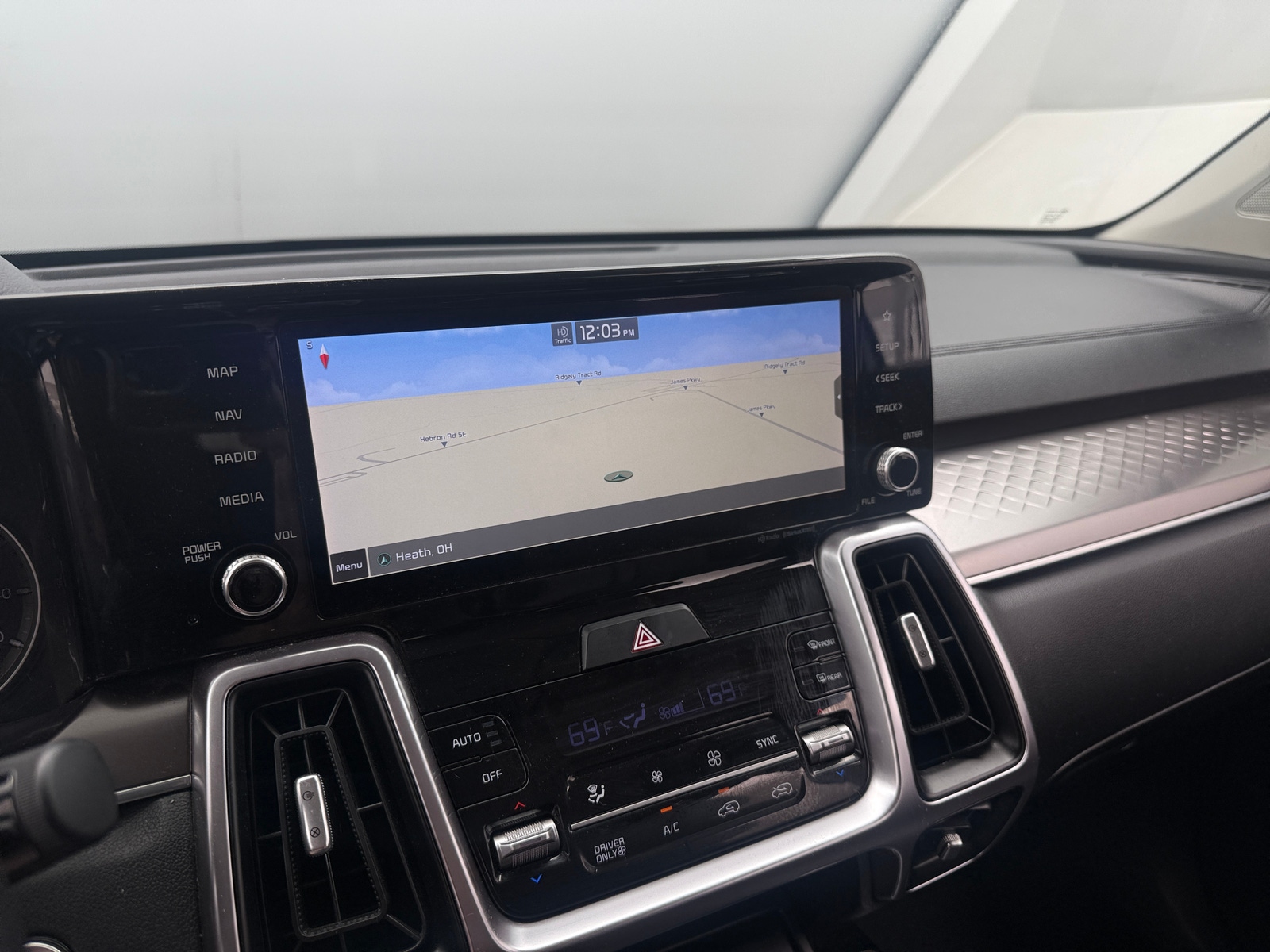 Thumbnail: 2022 Kia Sorento - 3