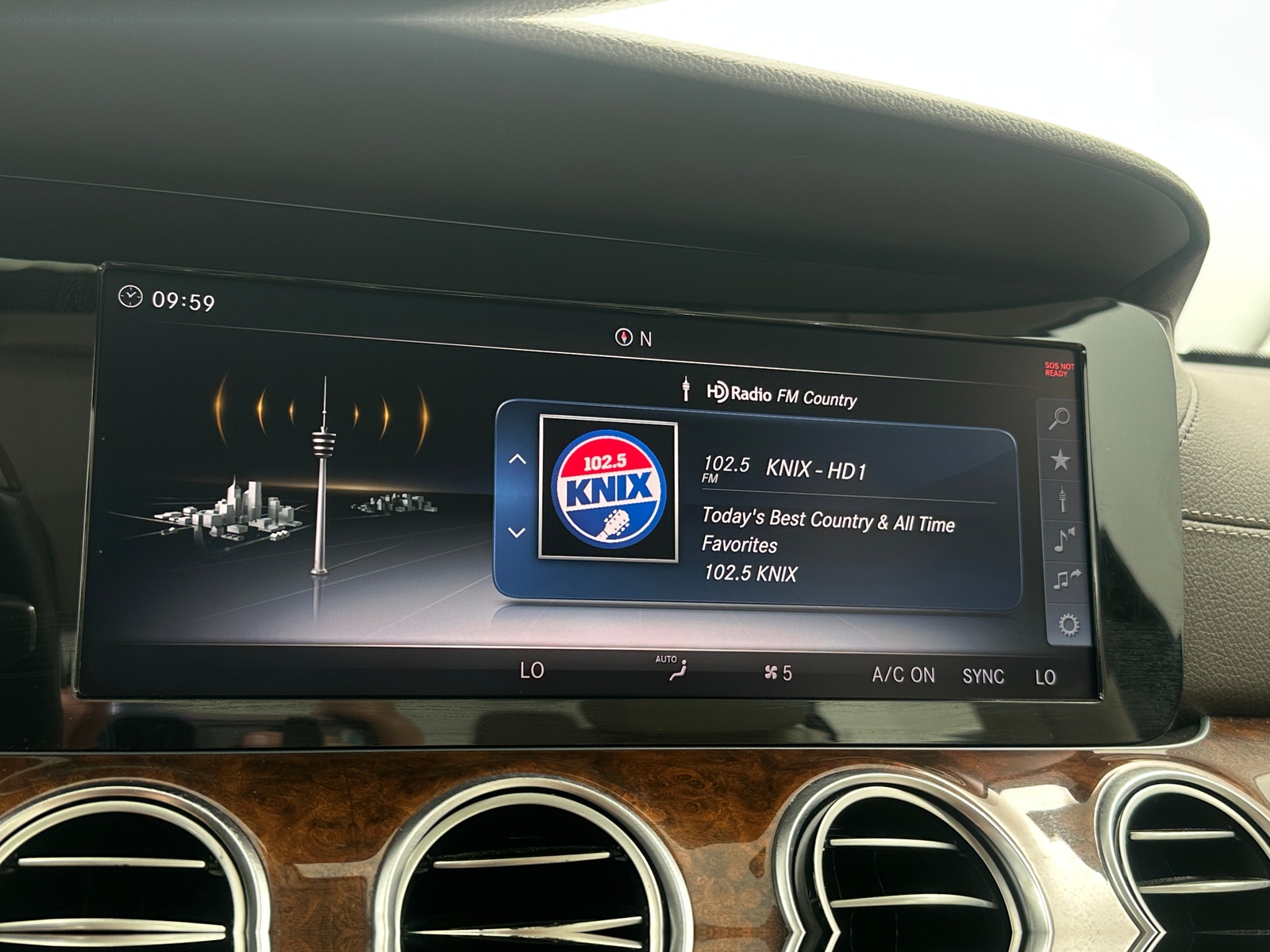 Thumbnail: 2018 Mercedes-Benz E-Class - 3