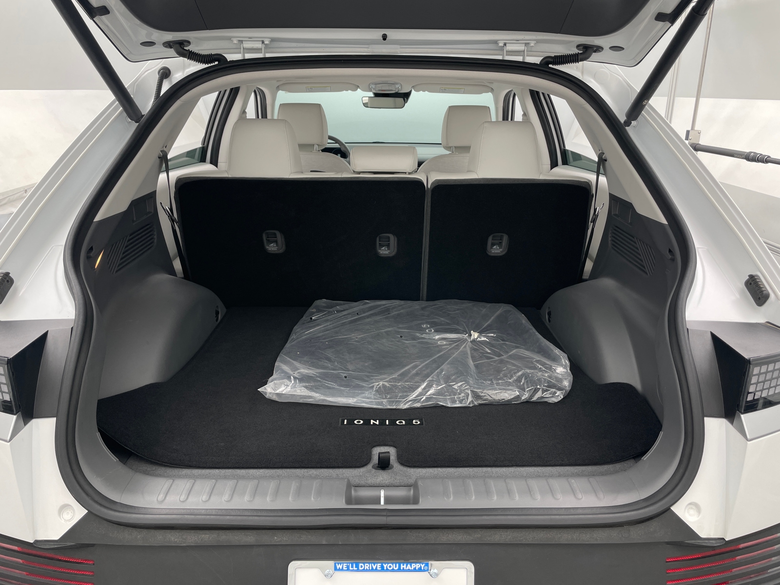 Thumbnail: 2023 Hyundai Ioniq 5 - 6