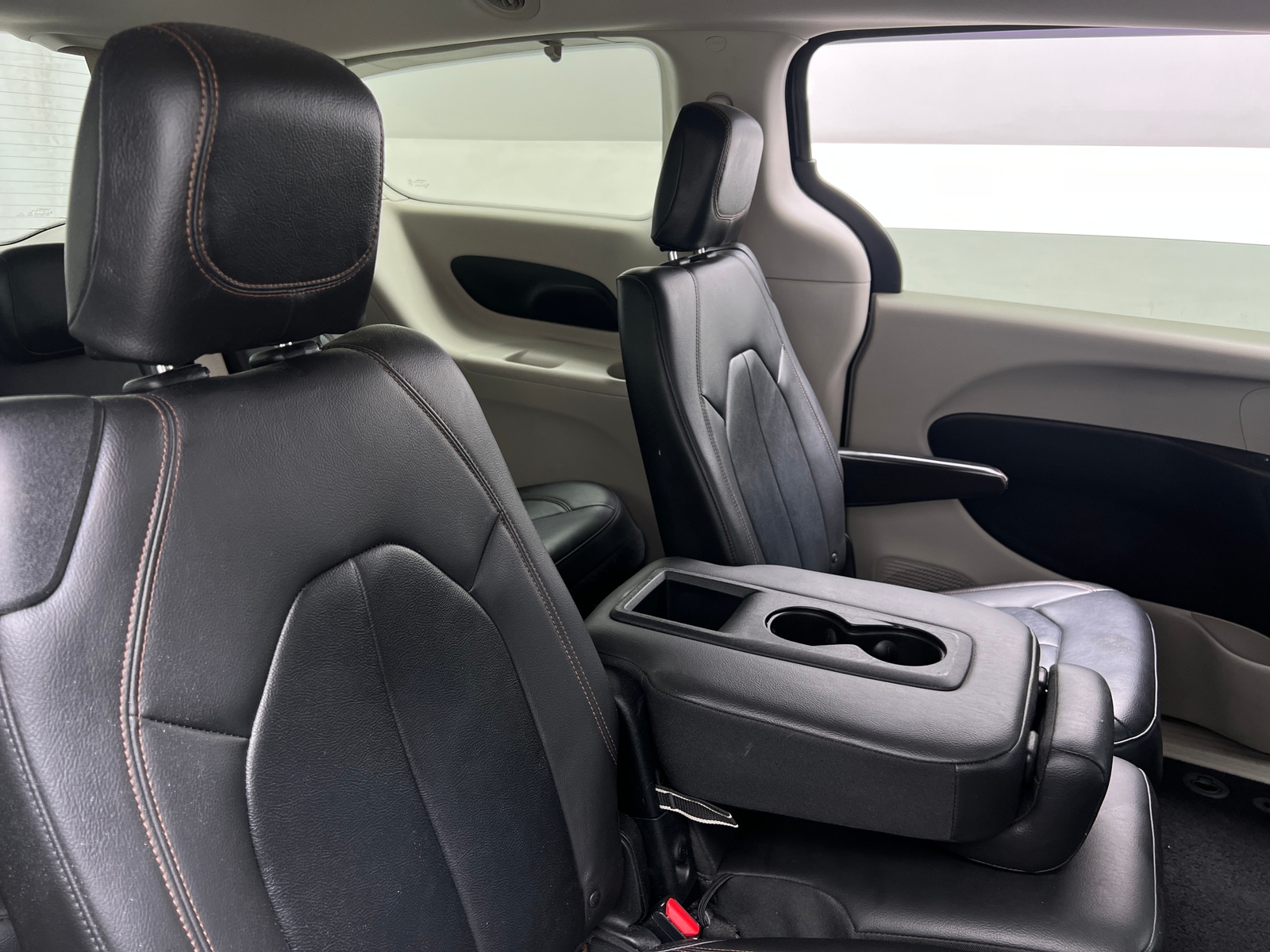 Thumbnail: 2017 Chrysler Pacifica - 5