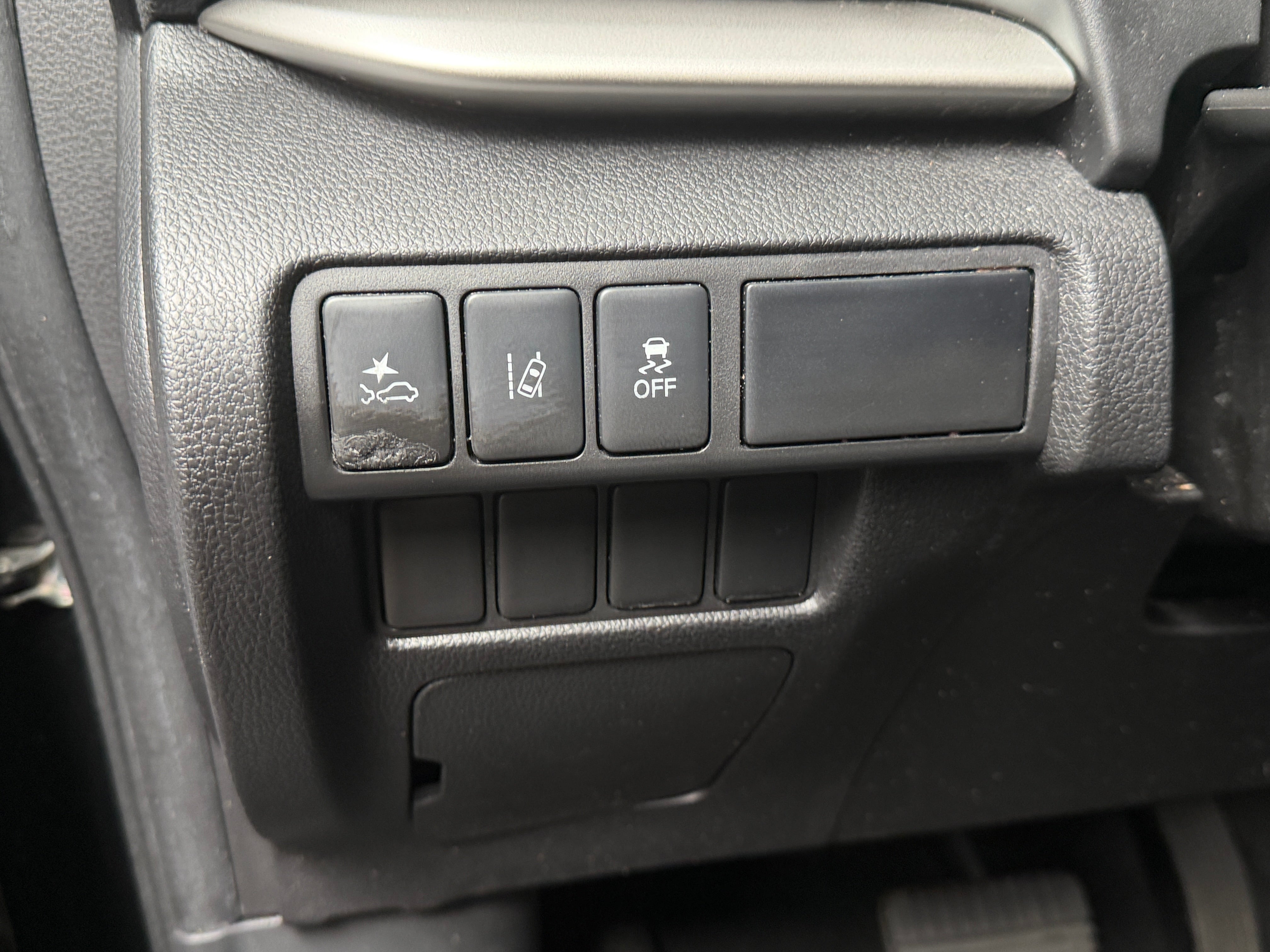 2024 Mitsubishi Eclipse Cross LE