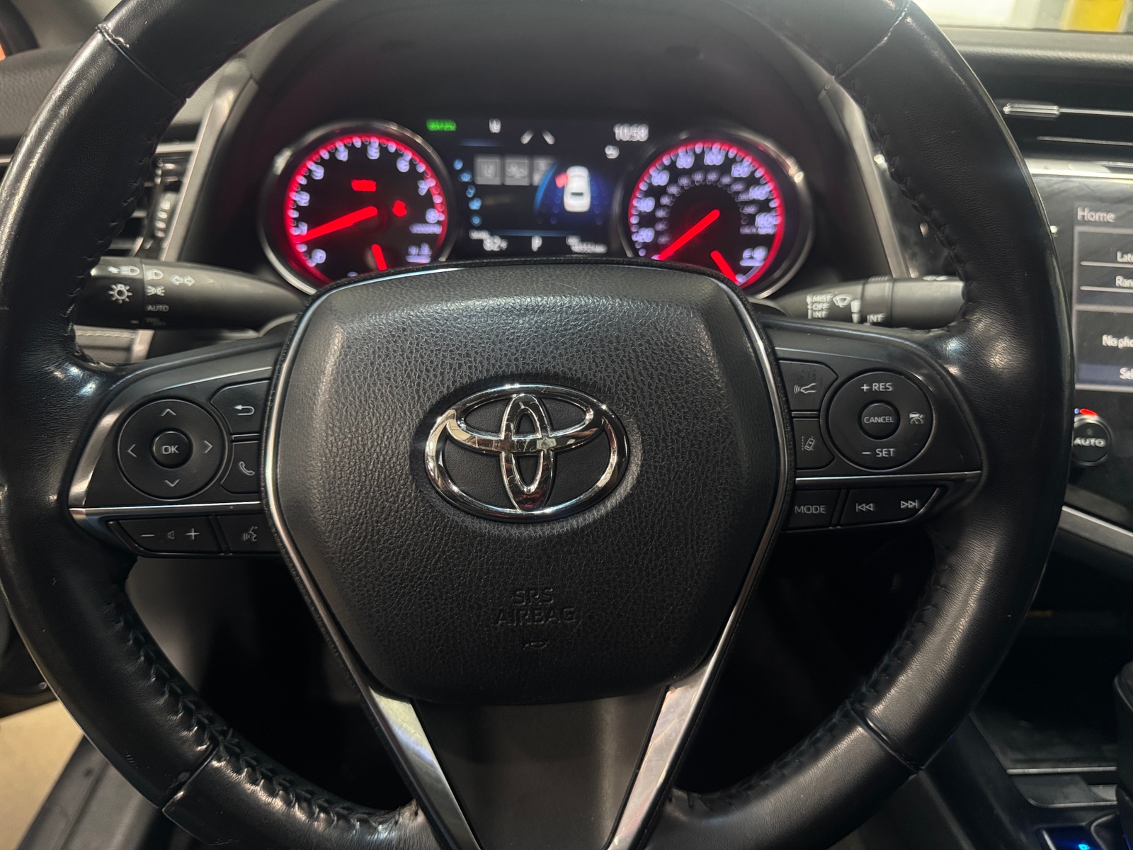 Thumbnail: 2019 Toyota Camry - 4