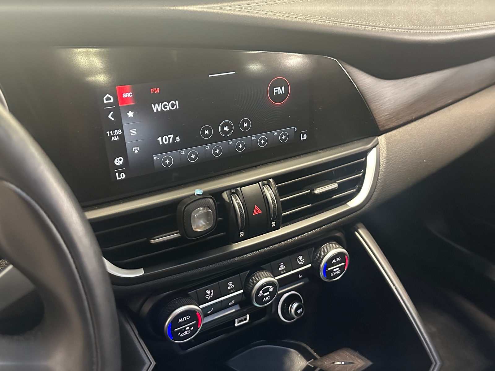 Thumbnail: 2020 Alfa Romeo Giulia - 3