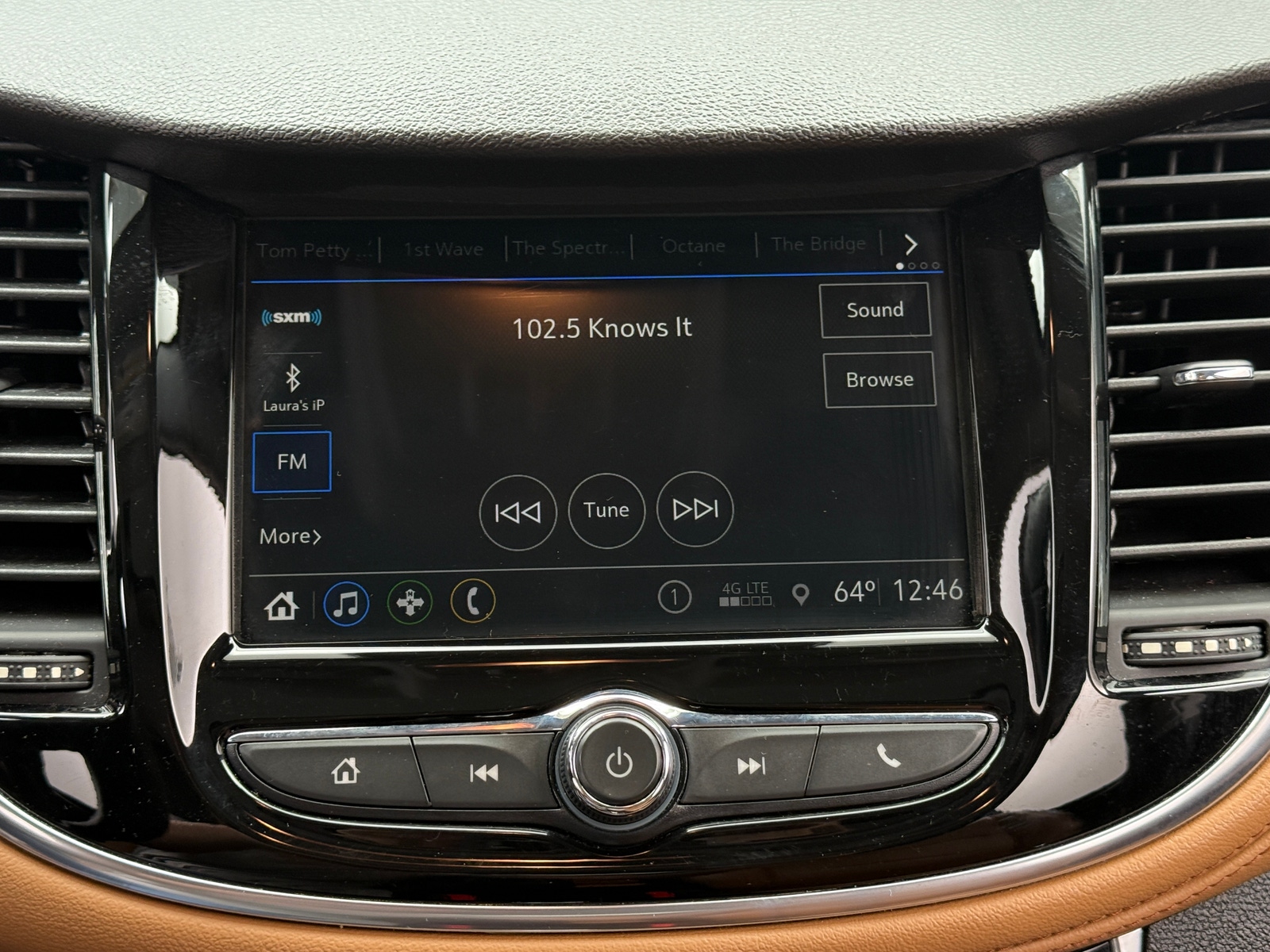 Thumbnail: 2019 Chevrolet Trax - 3