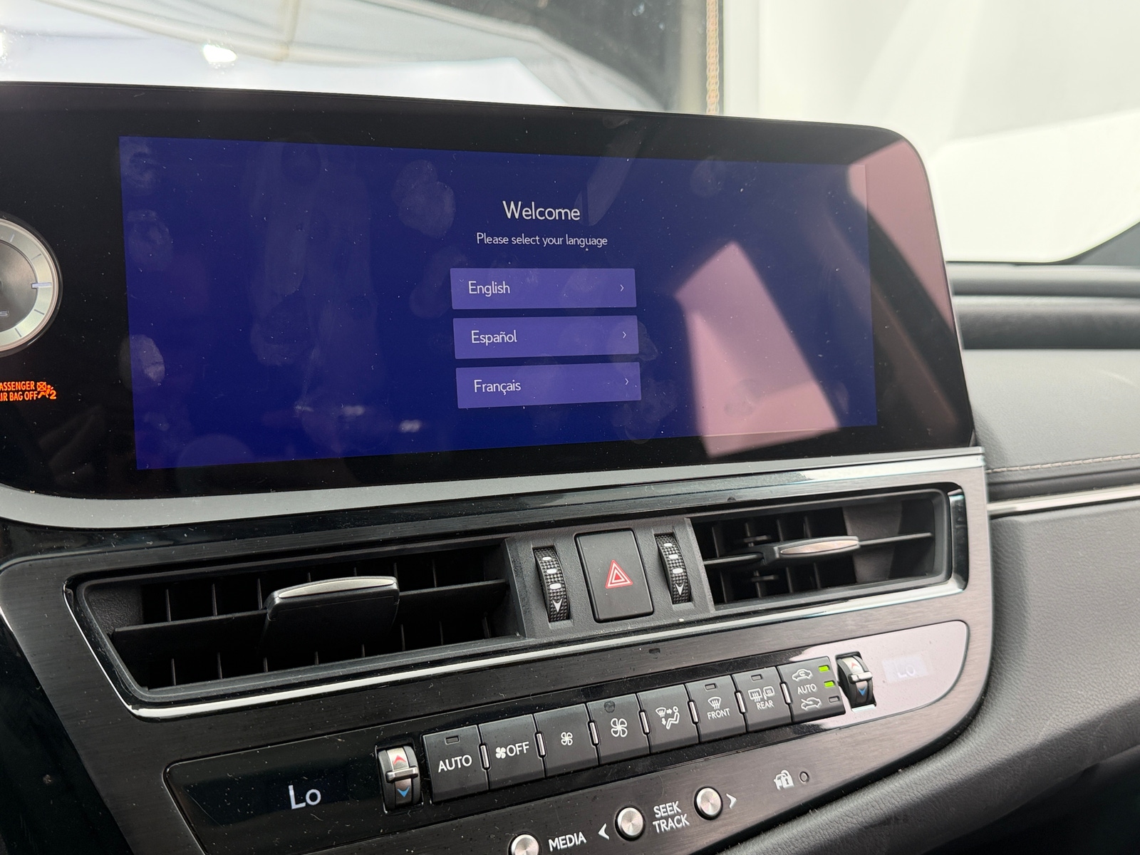 Thumbnail: 2025 Lexus ES - 3