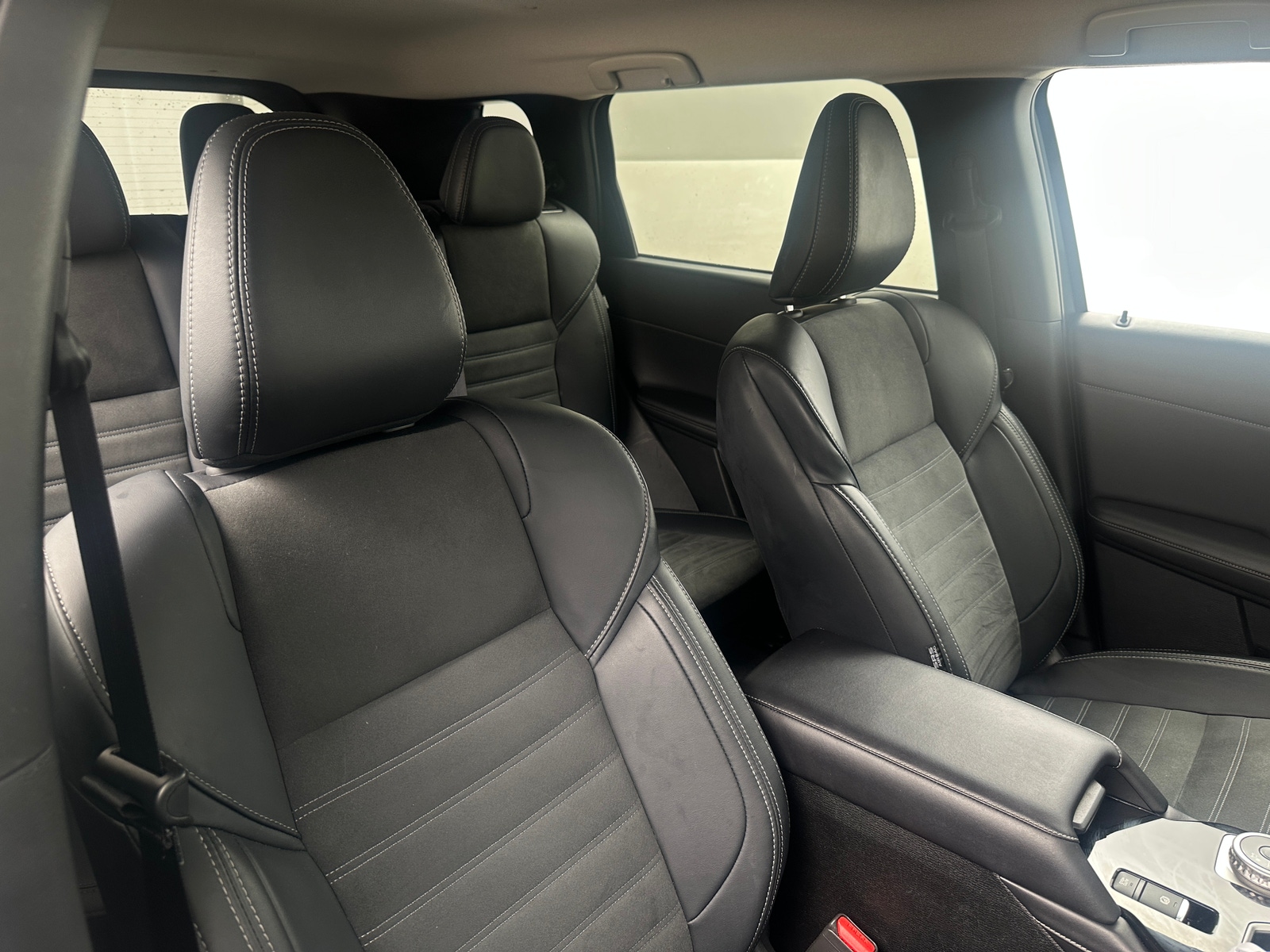 Thumbnail: 2025 Mitsubishi Outlander - 2