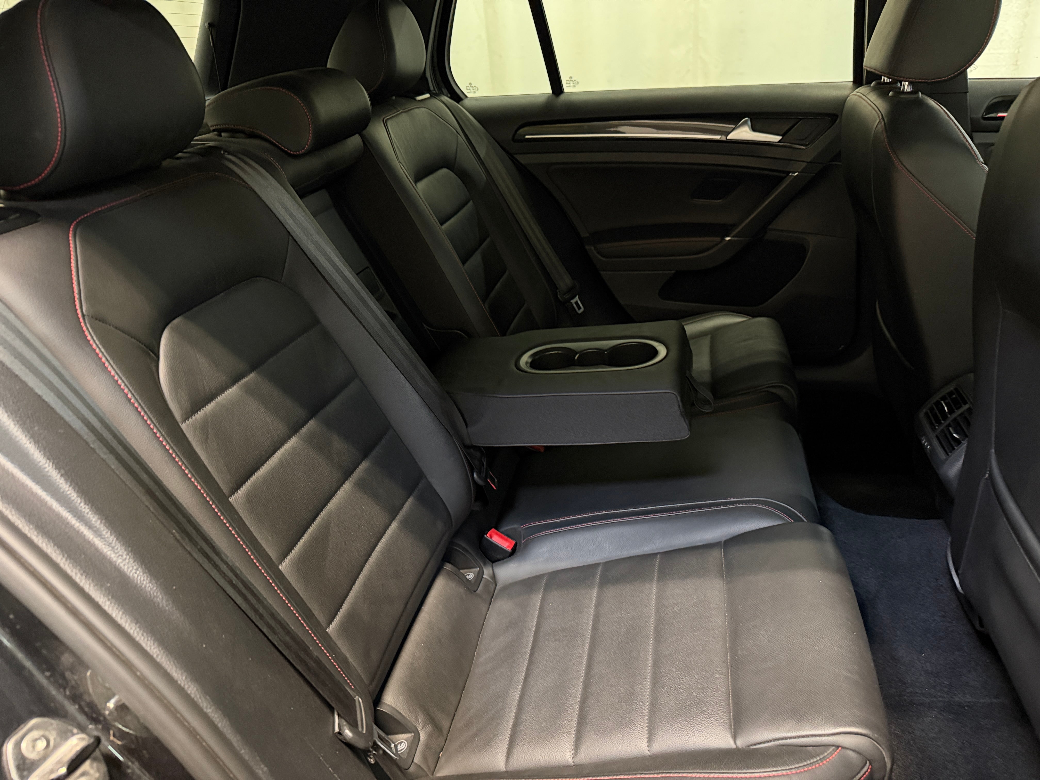 3VW5T7AU4GM040464