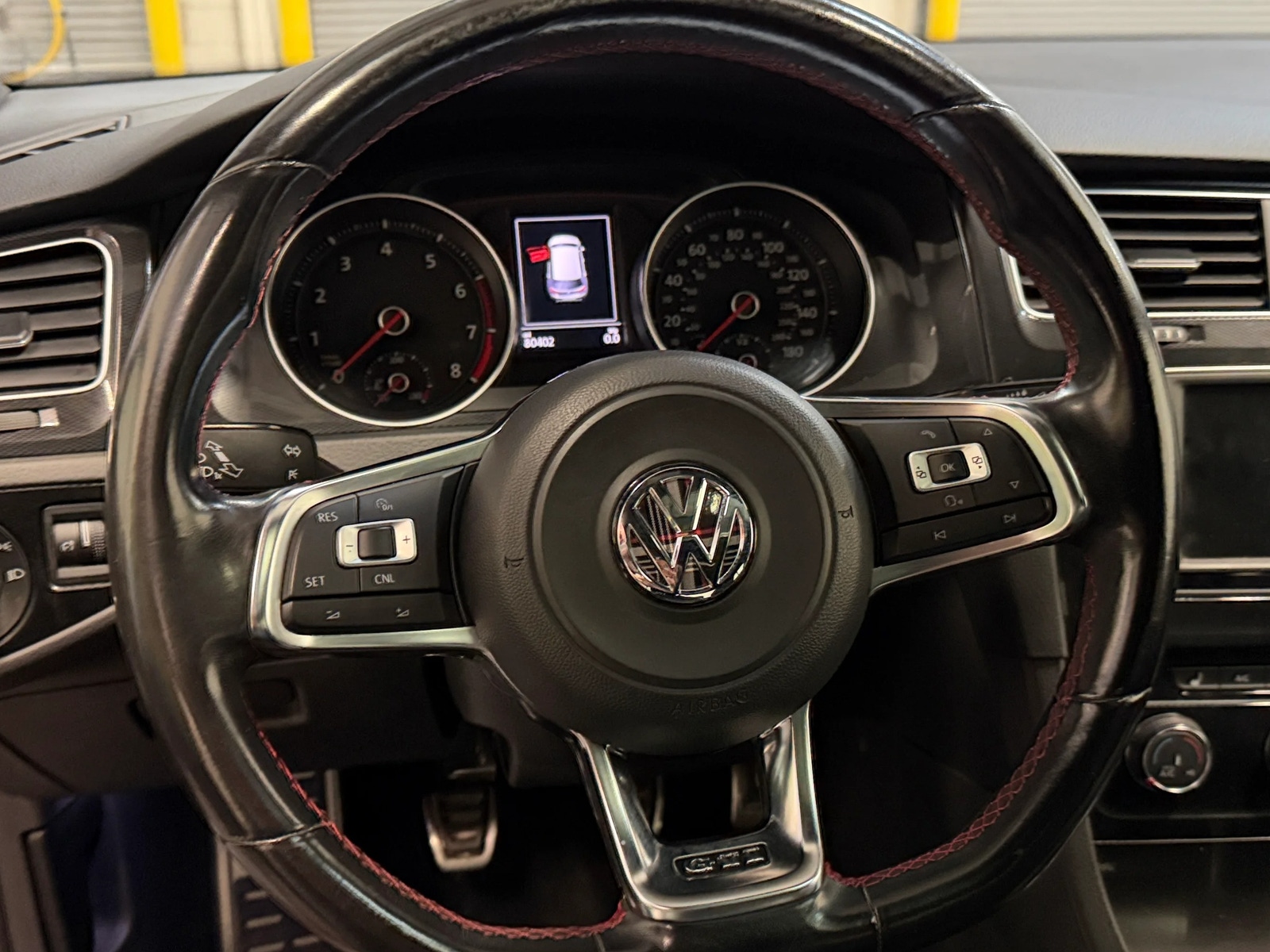 Thumbnail: 2016 Volkswagen Golf - 4