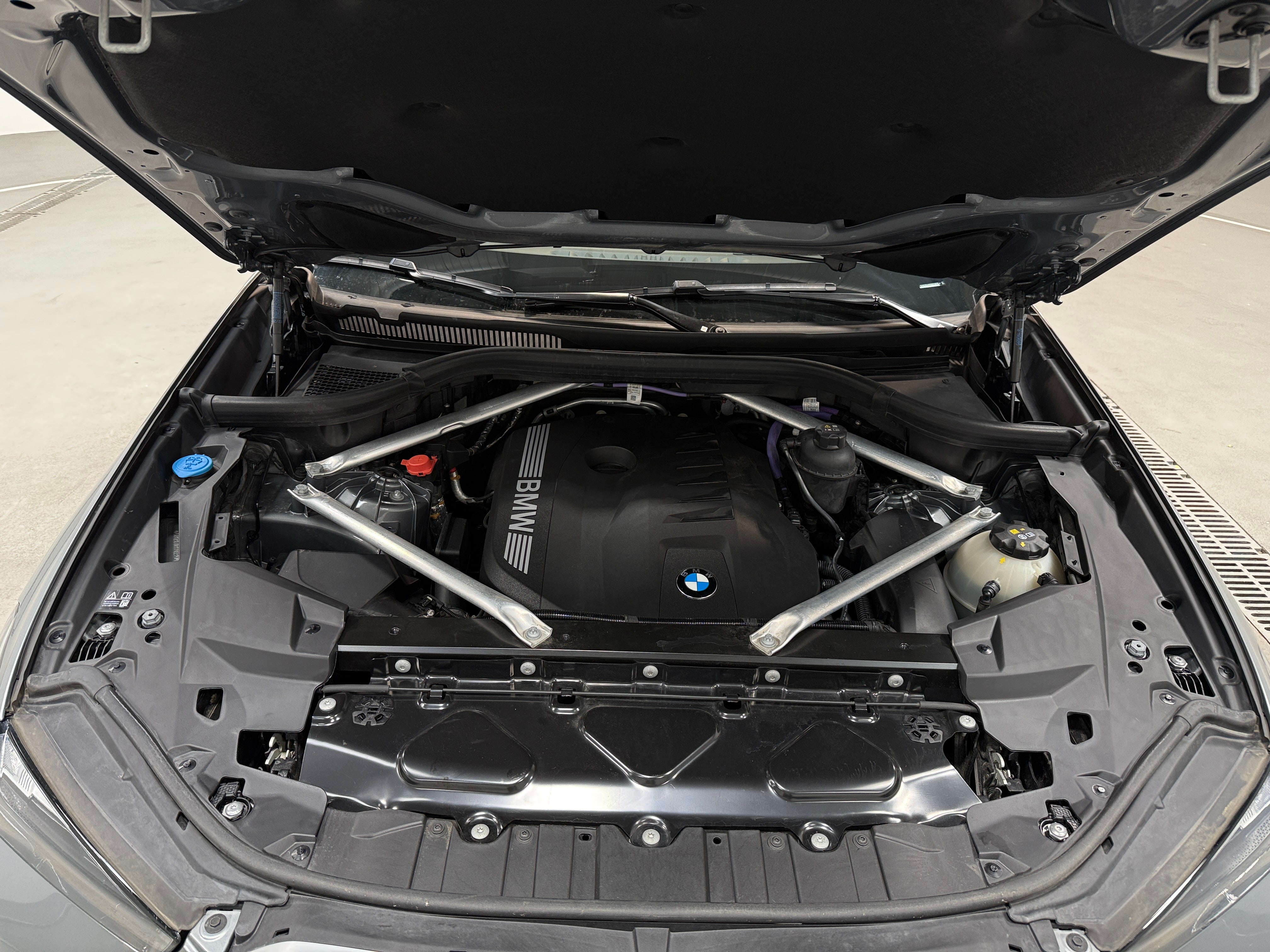 2025 BMW X5 40i