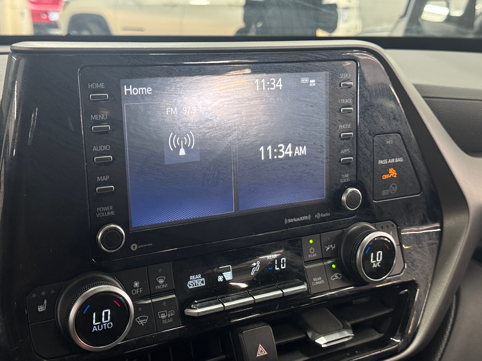 Thumbnail: 2021 Toyota Highlander - 3