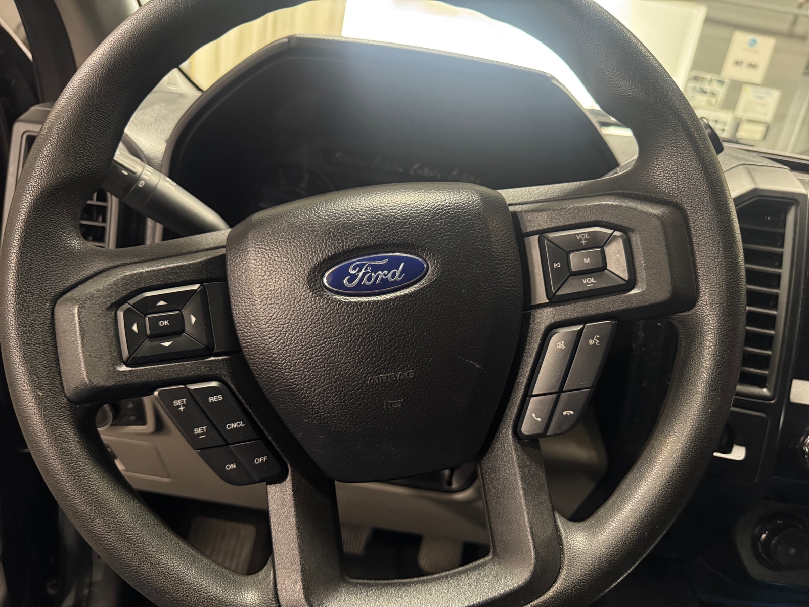 Thumbnail: 2019 Ford Econoline - 5