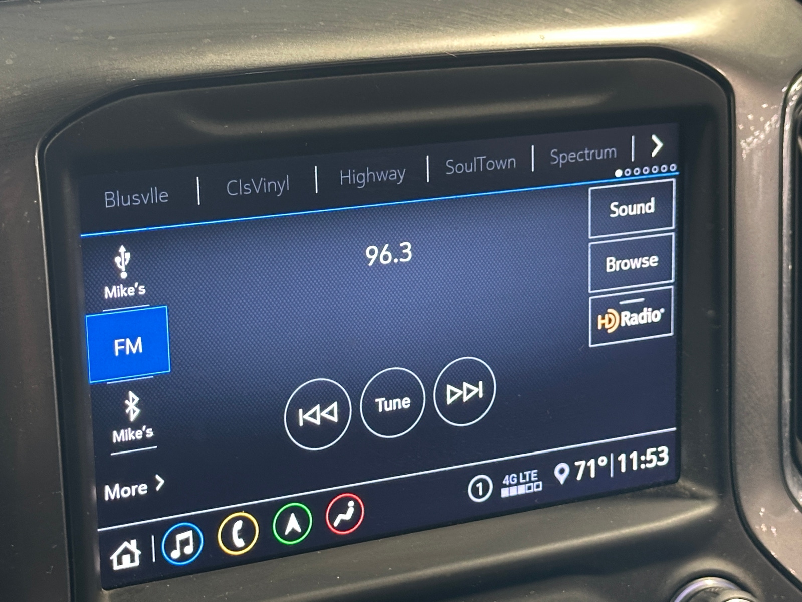 Thumbnail: 2020 Chevrolet Silverado 1500 - 4
