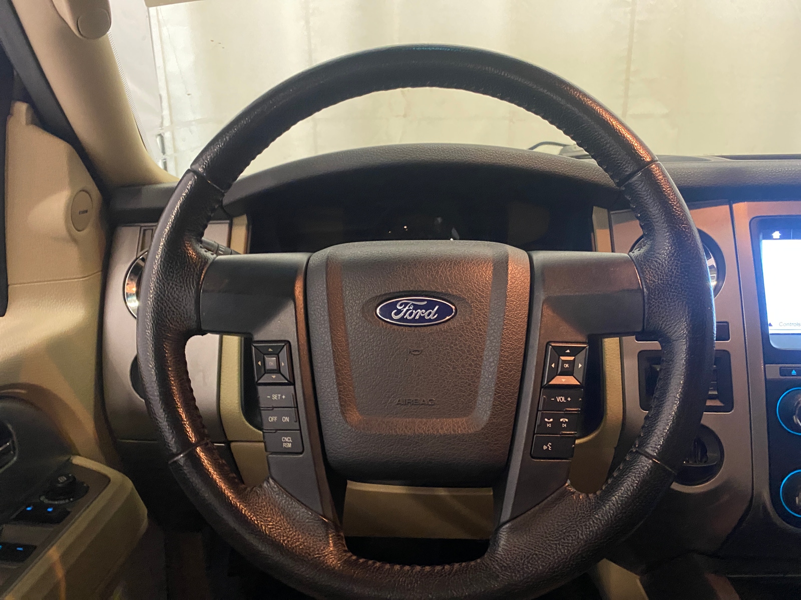 Thumbnail: 2017 Ford Expedition - 4