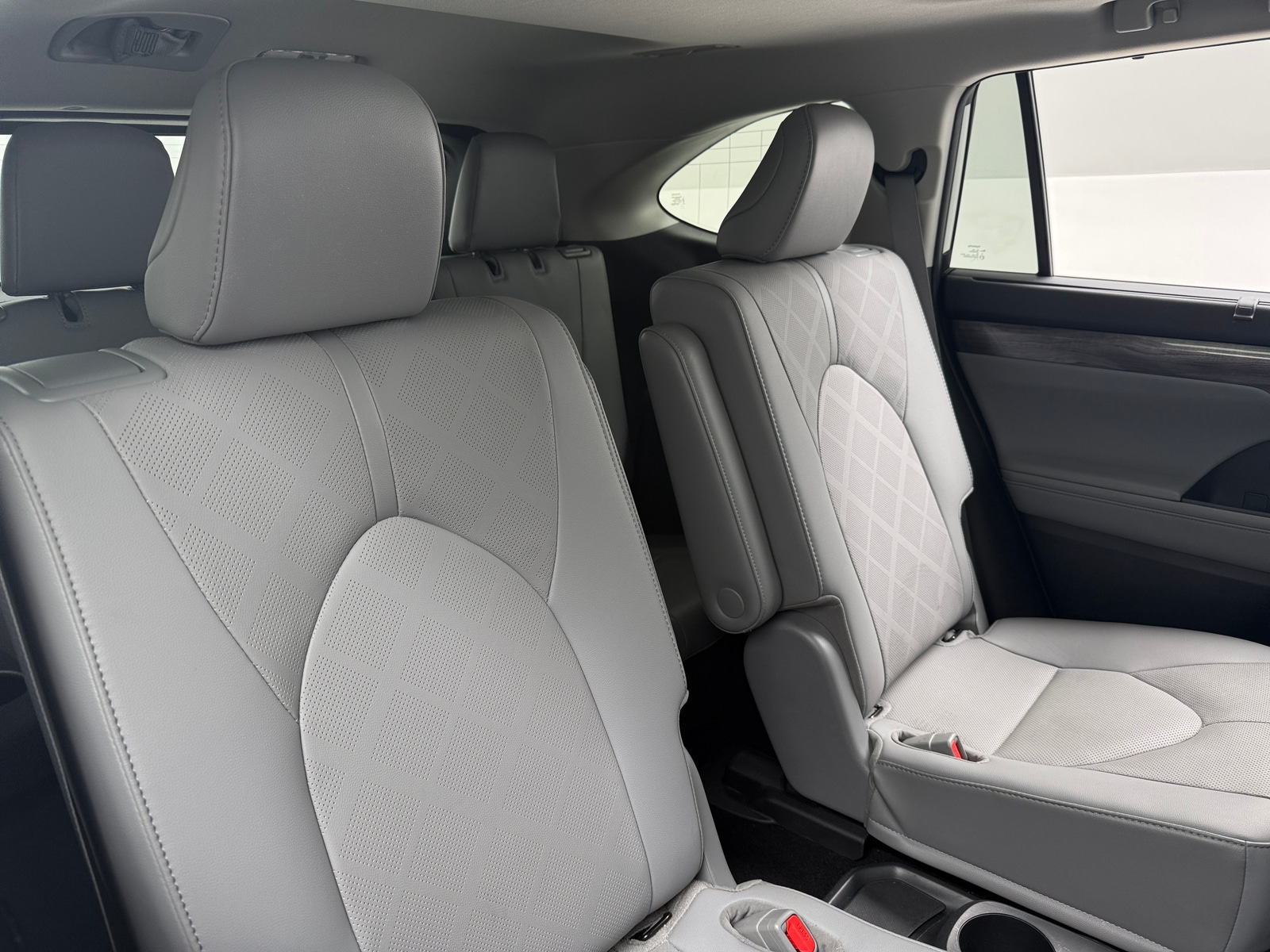 Thumbnail: 2021 Toyota Highlander - 6