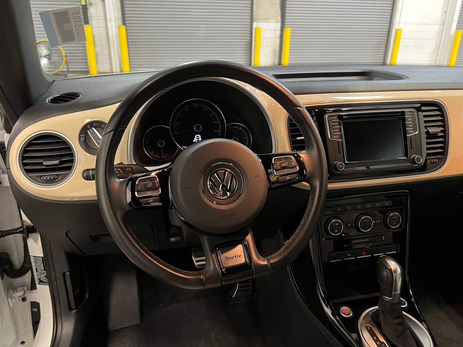 Thumbnail: 2019 Volkswagen Beetle - 4