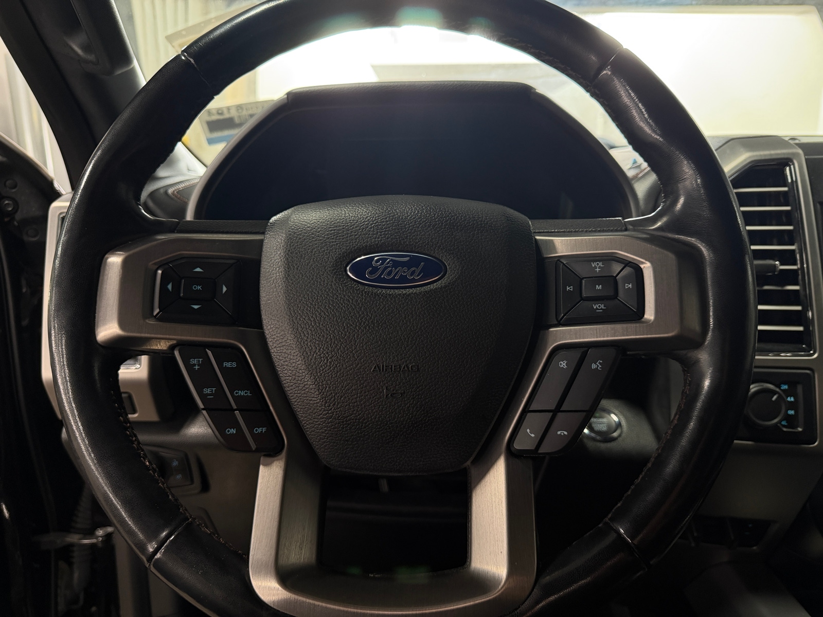 Thumbnail: 2018 Ford Econoline - 4