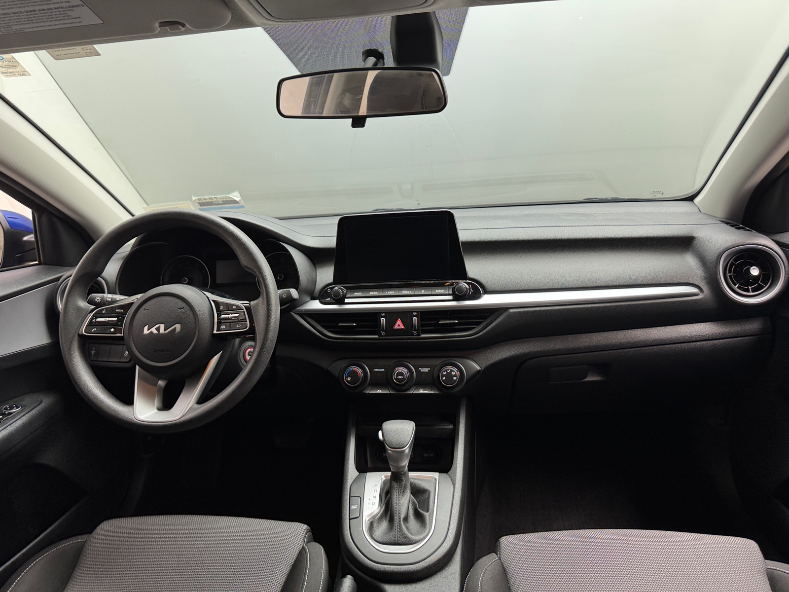 Thumbnail: 2023 Kia Forte - 3