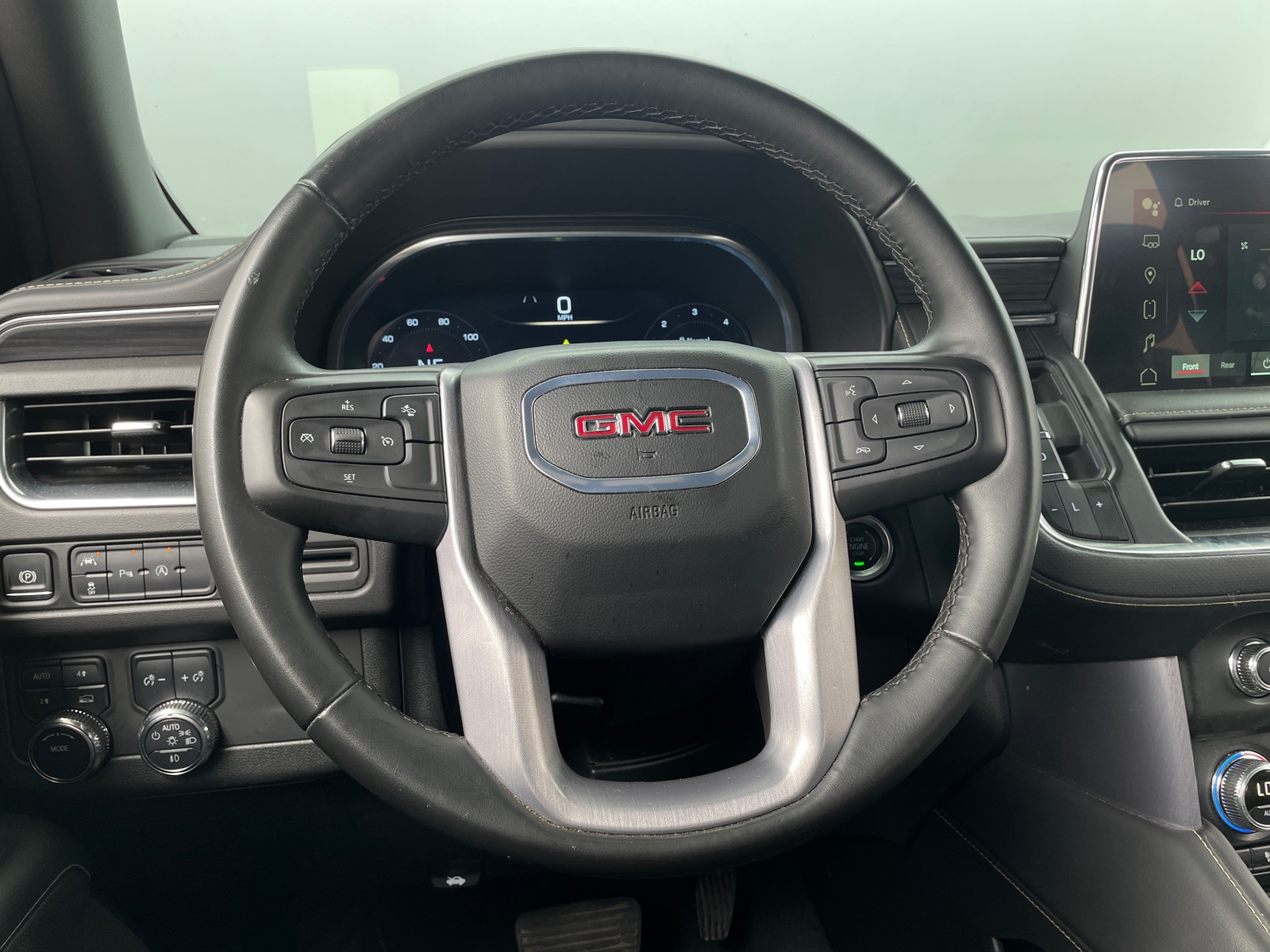 Thumbnail: 2024 GMC Yukon XL - 4