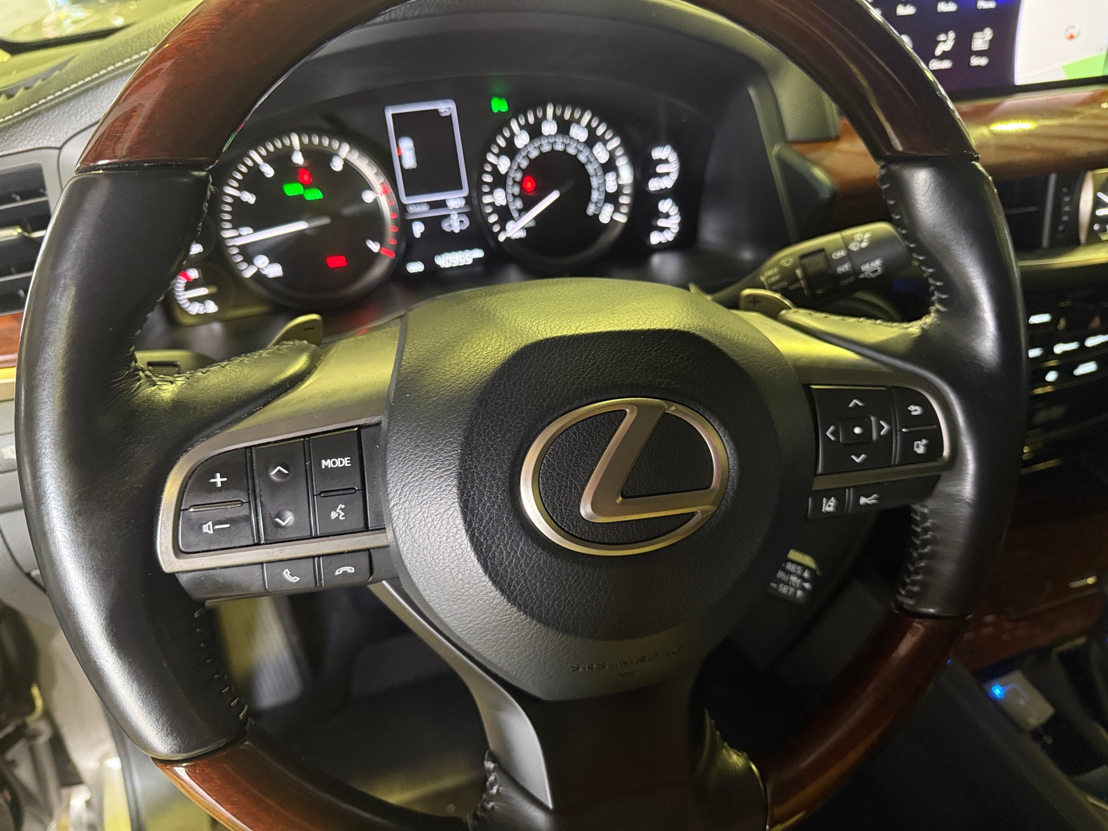 Thumbnail: 2018 Lexus LX - 4