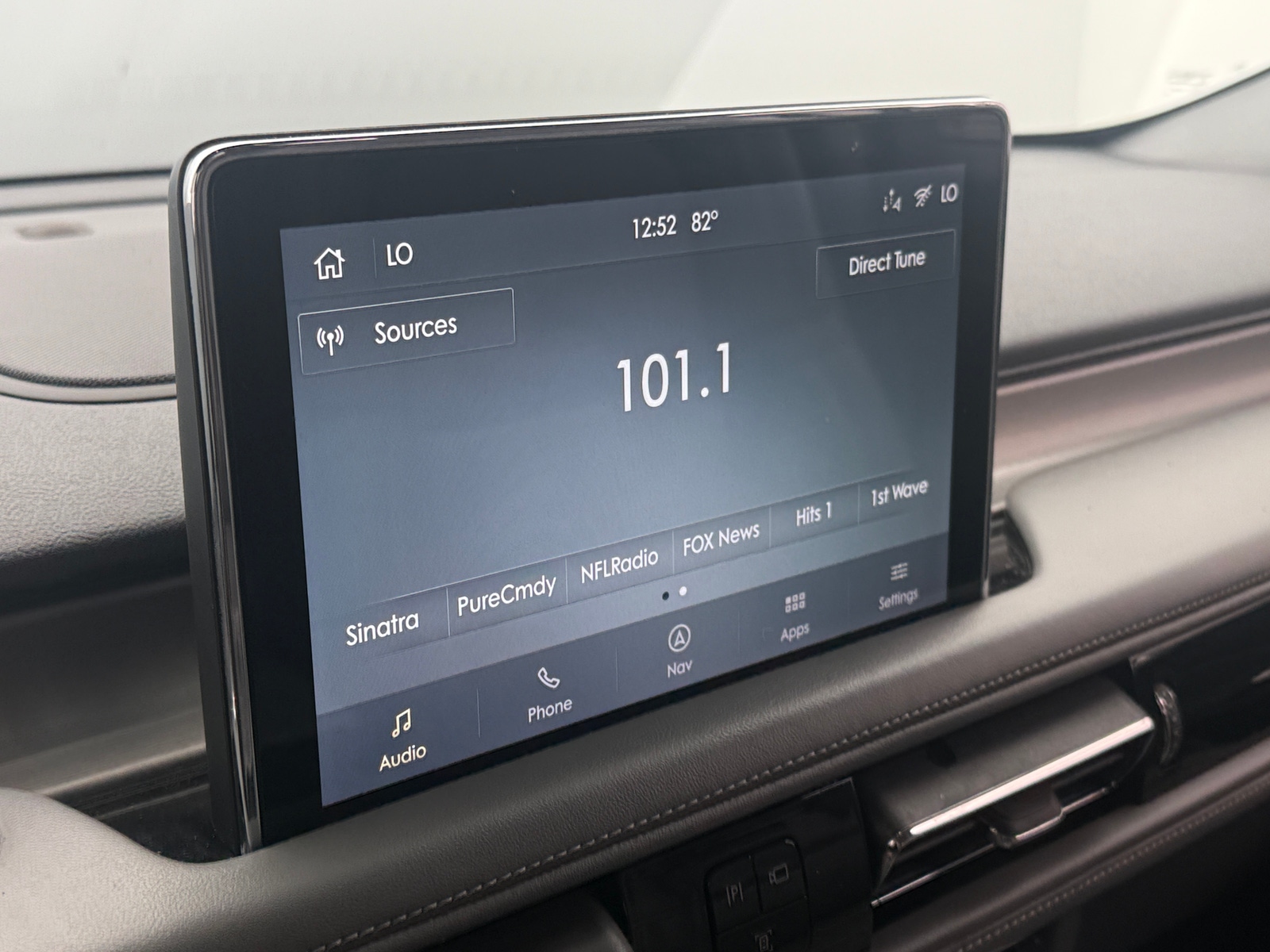 Thumbnail: 2020 Lincoln Aviator - 3