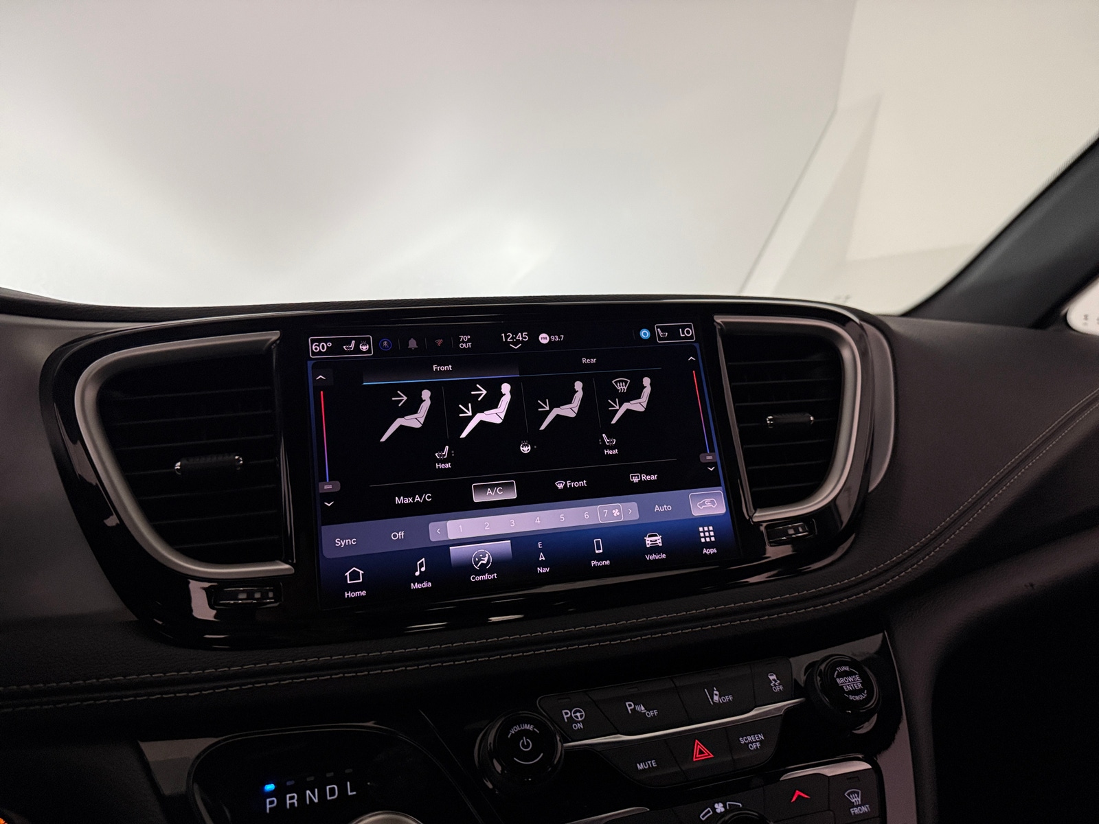 Thumbnail: 2024 Chrysler Pacifica - 3