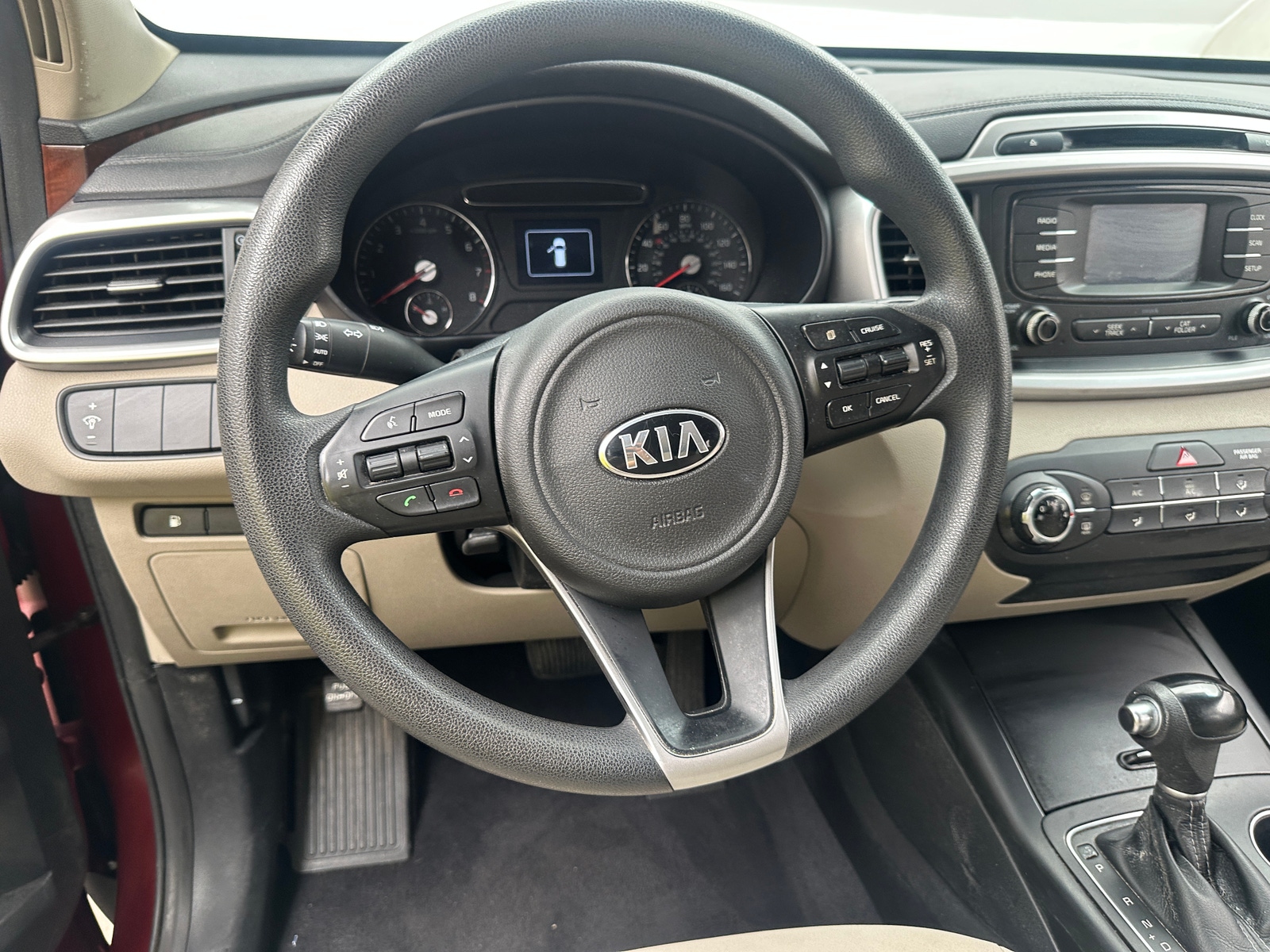 Thumbnail: 2017 Kia Sorento - 5