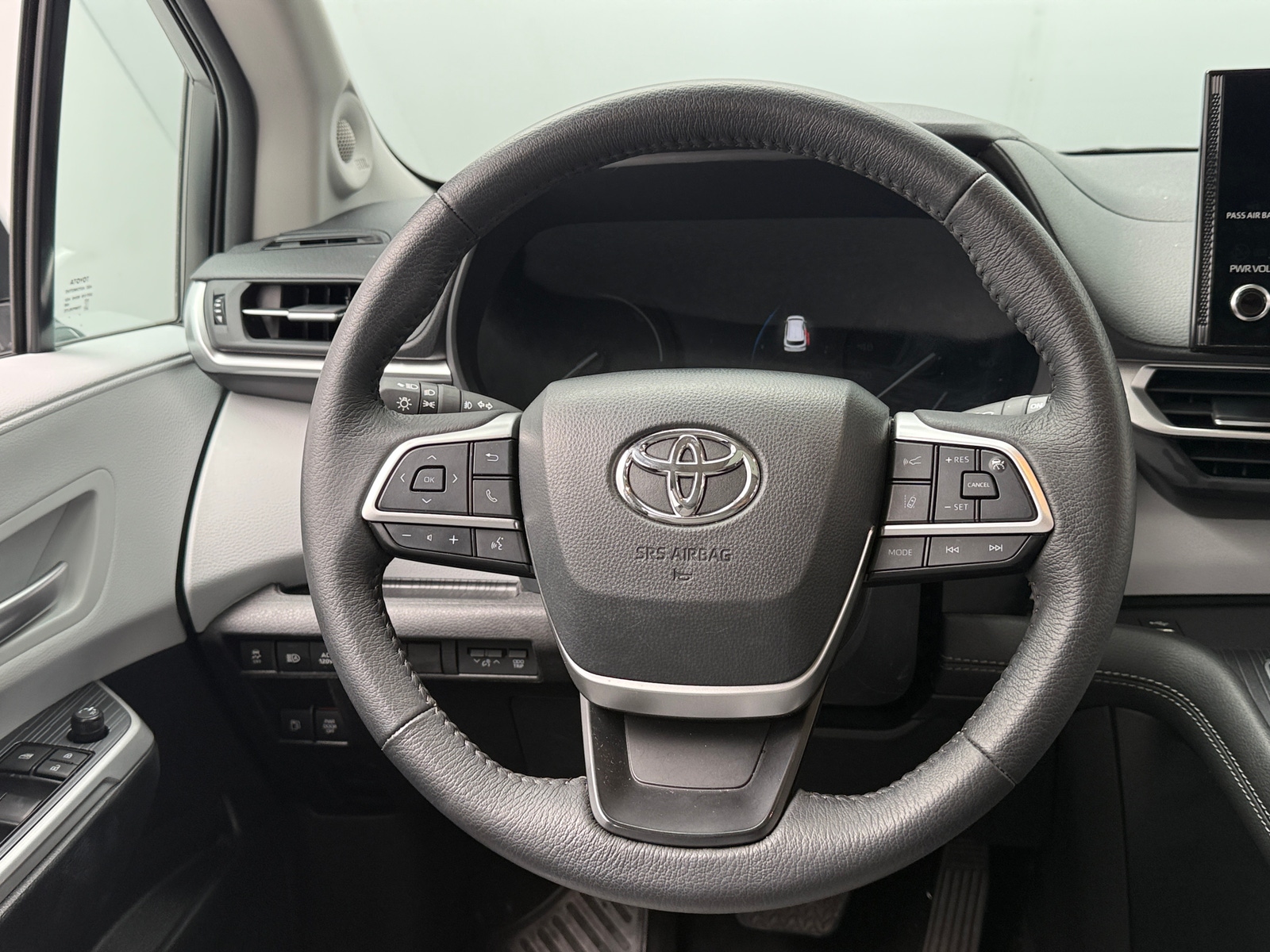 Thumbnail: 2025 Toyota Sienna - 4