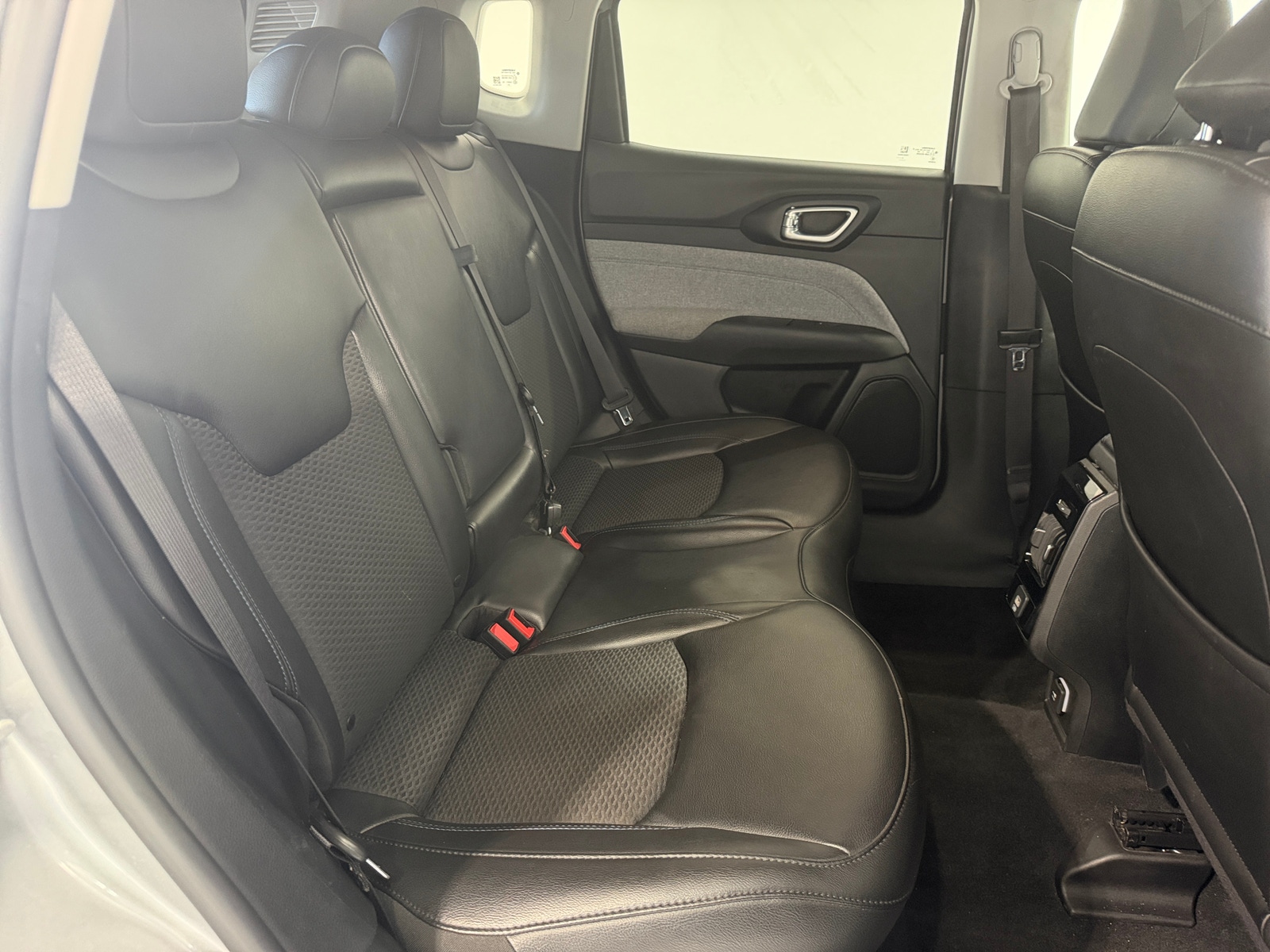 Thumbnail: 2022 Jeep Compass - 6