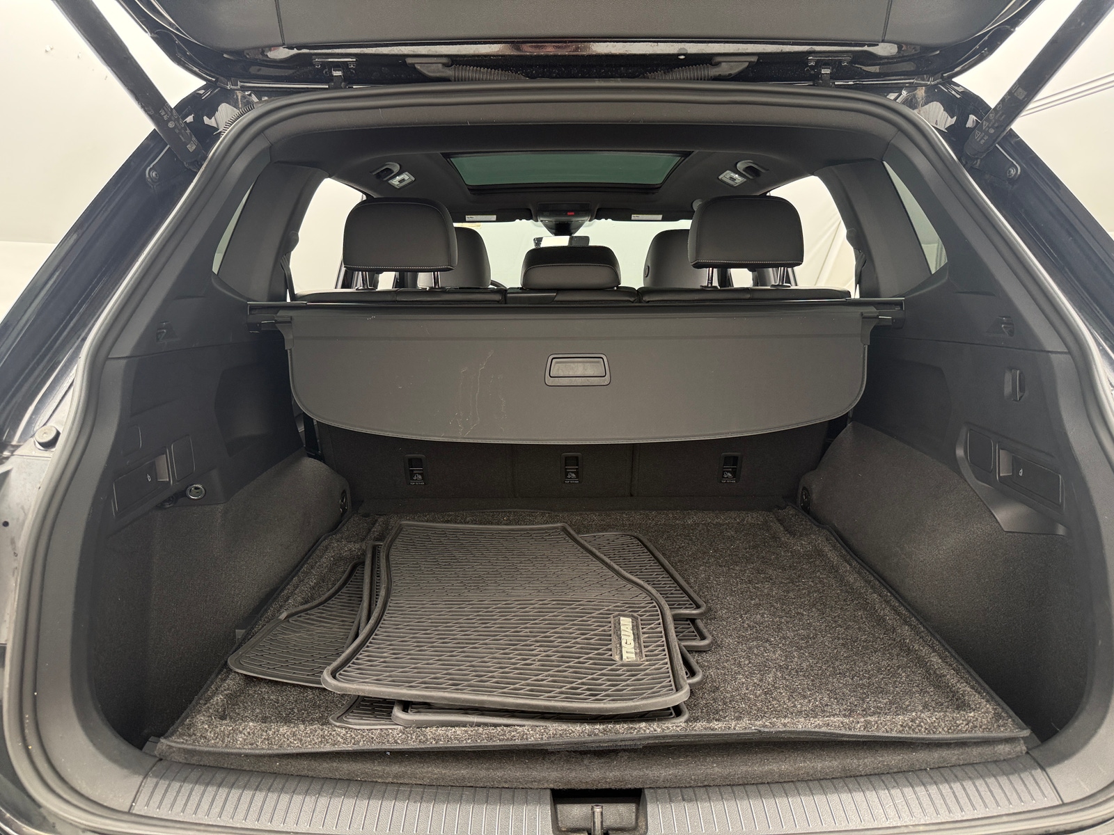 Thumbnail: 2024 Volkswagen Tiguan - 6