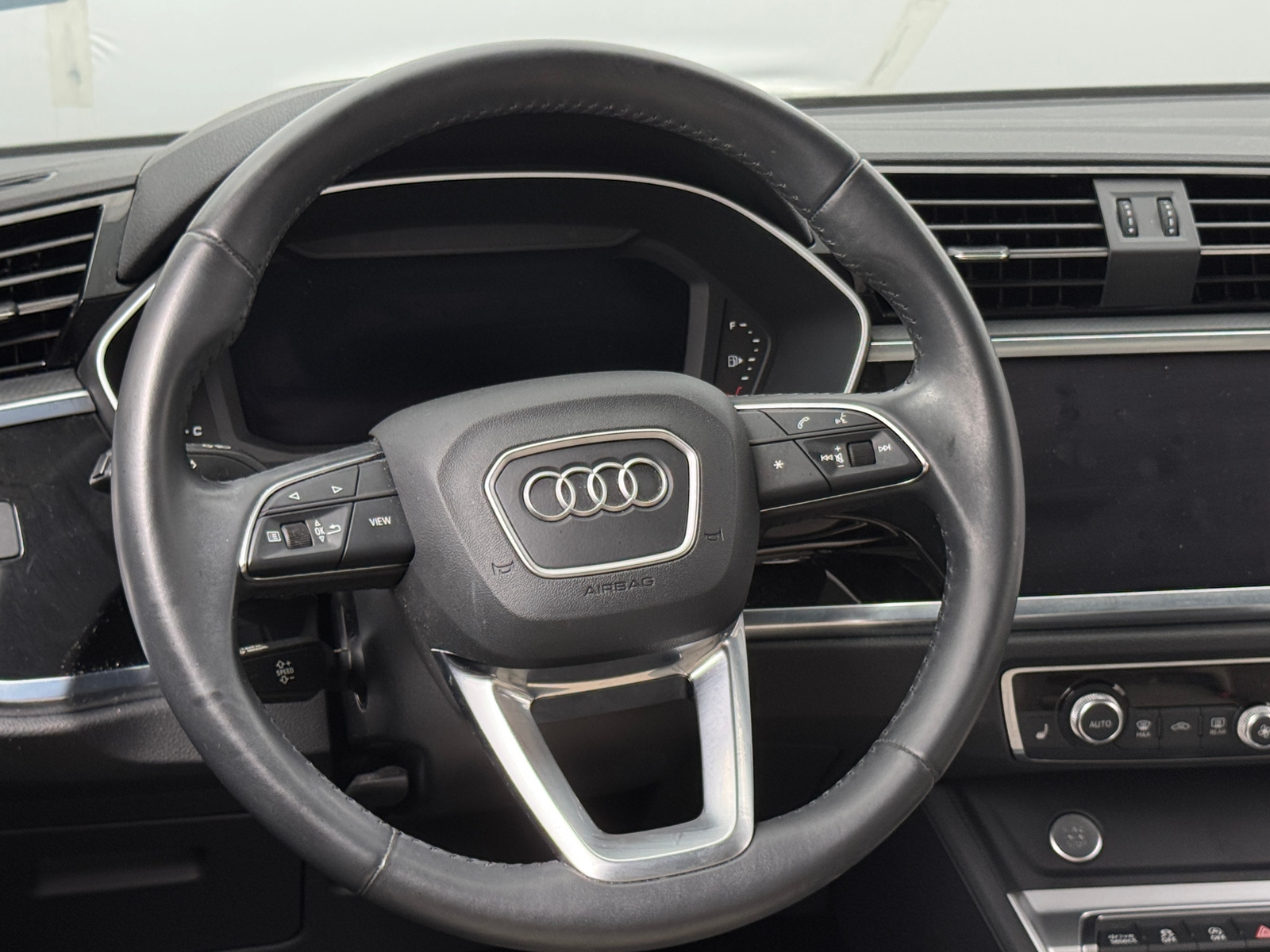 Thumbnail: 2020 Audi Q3 - 4