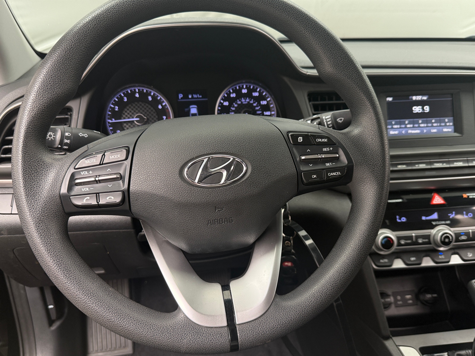 Thumbnail: 2020 Hyundai Elantra - 5