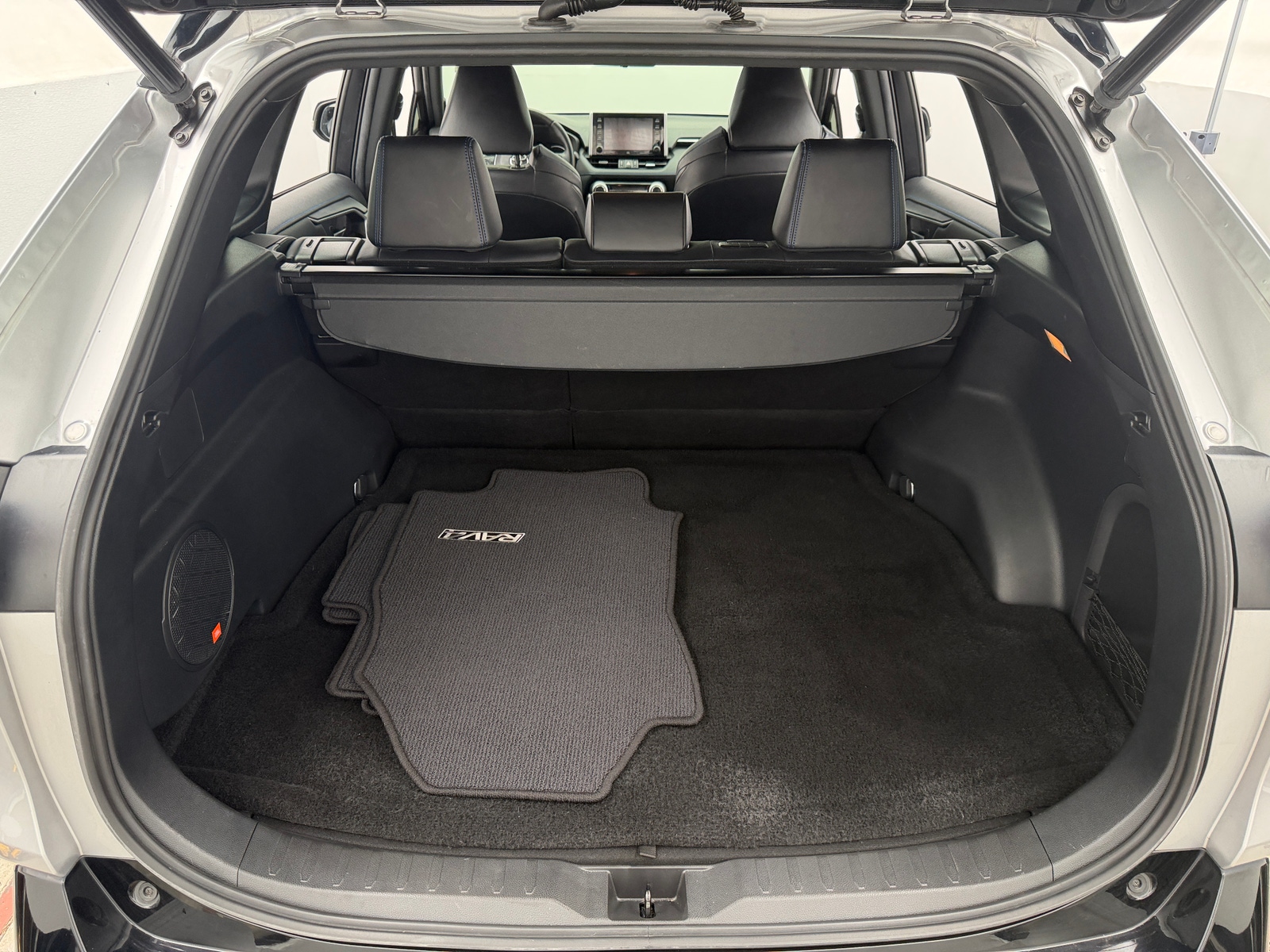 Thumbnail: 2019 Toyota RAV4 - 7