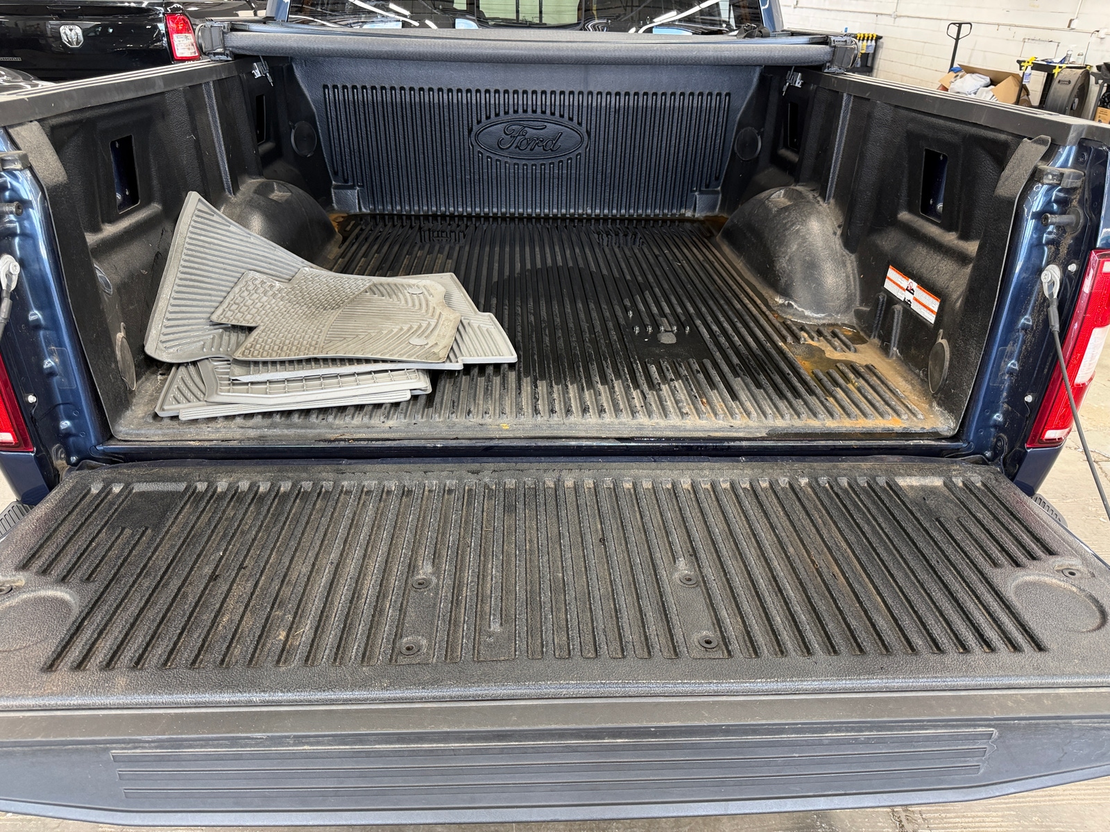 Thumbnail: 2018 Ford Econoline - 7
