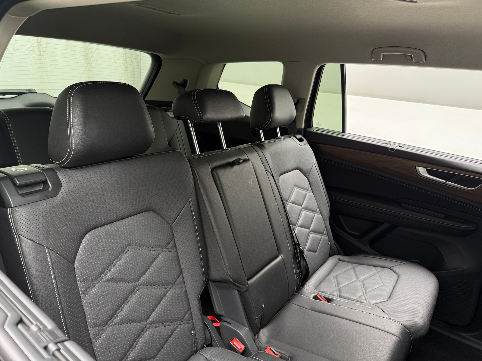 Thumbnail: 2026 Volkswagen Atlas - 5
