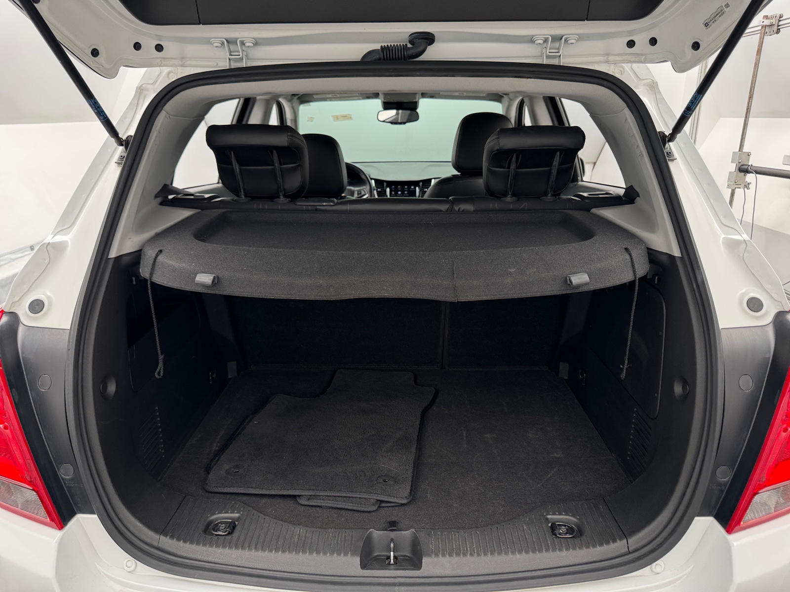 Thumbnail: 2018 Chevrolet Trax - 6