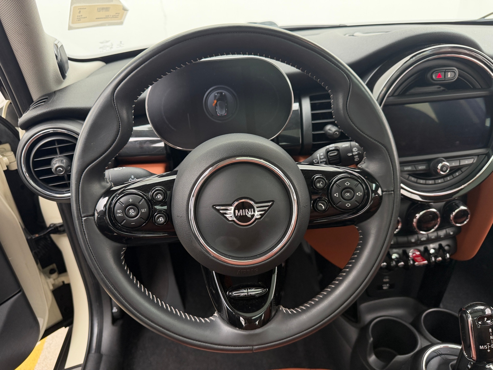 Thumbnail: 2021 MINI Cooper Hardtop - 4