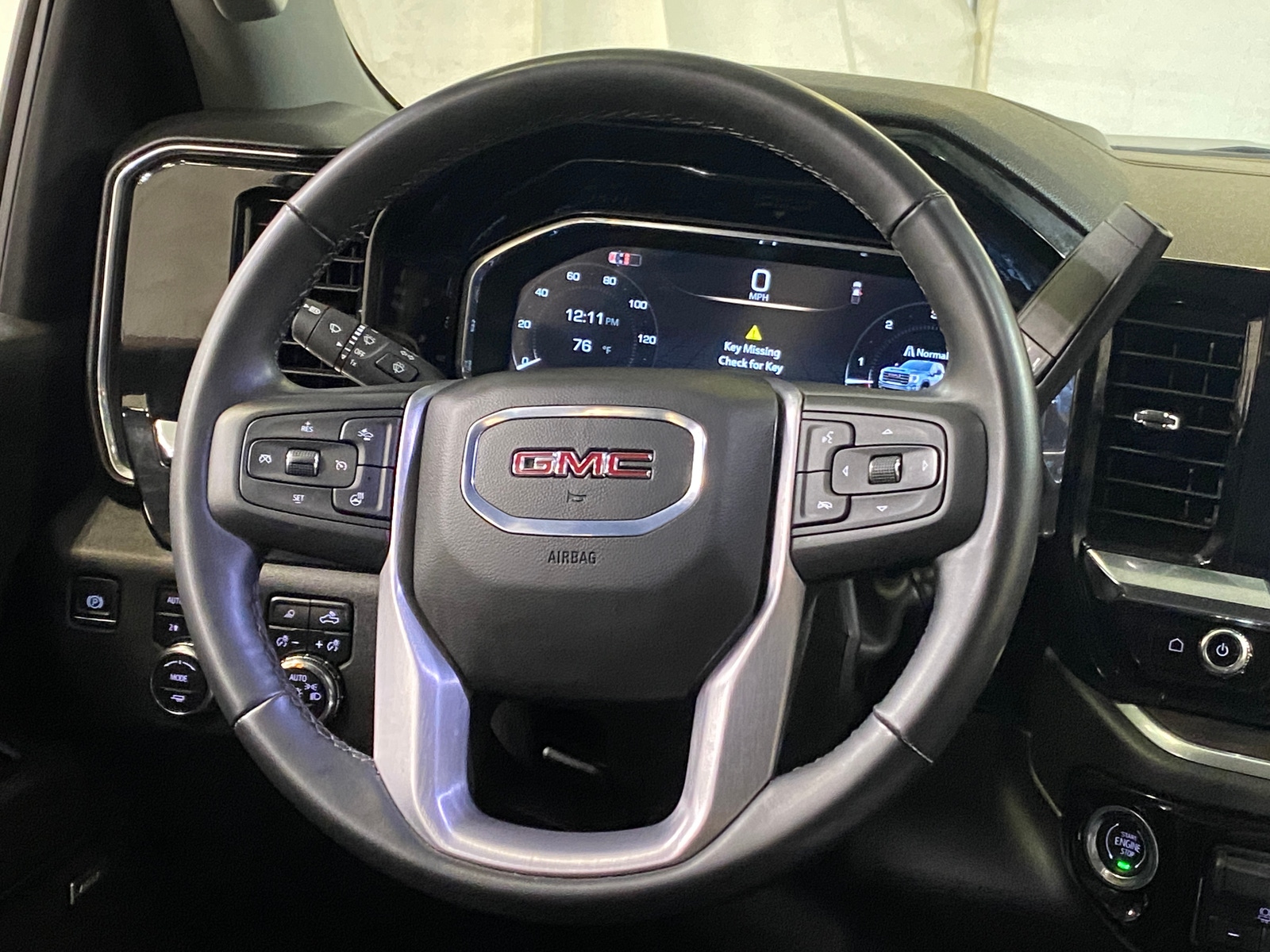 Thumbnail: 2024 GMC Sierra 2500 - 4