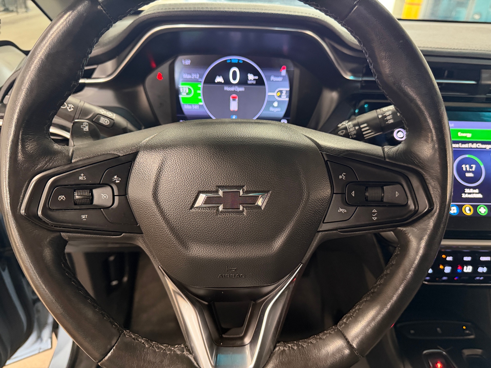 Thumbnail: 2022 Chevrolet Bolt EV - 5