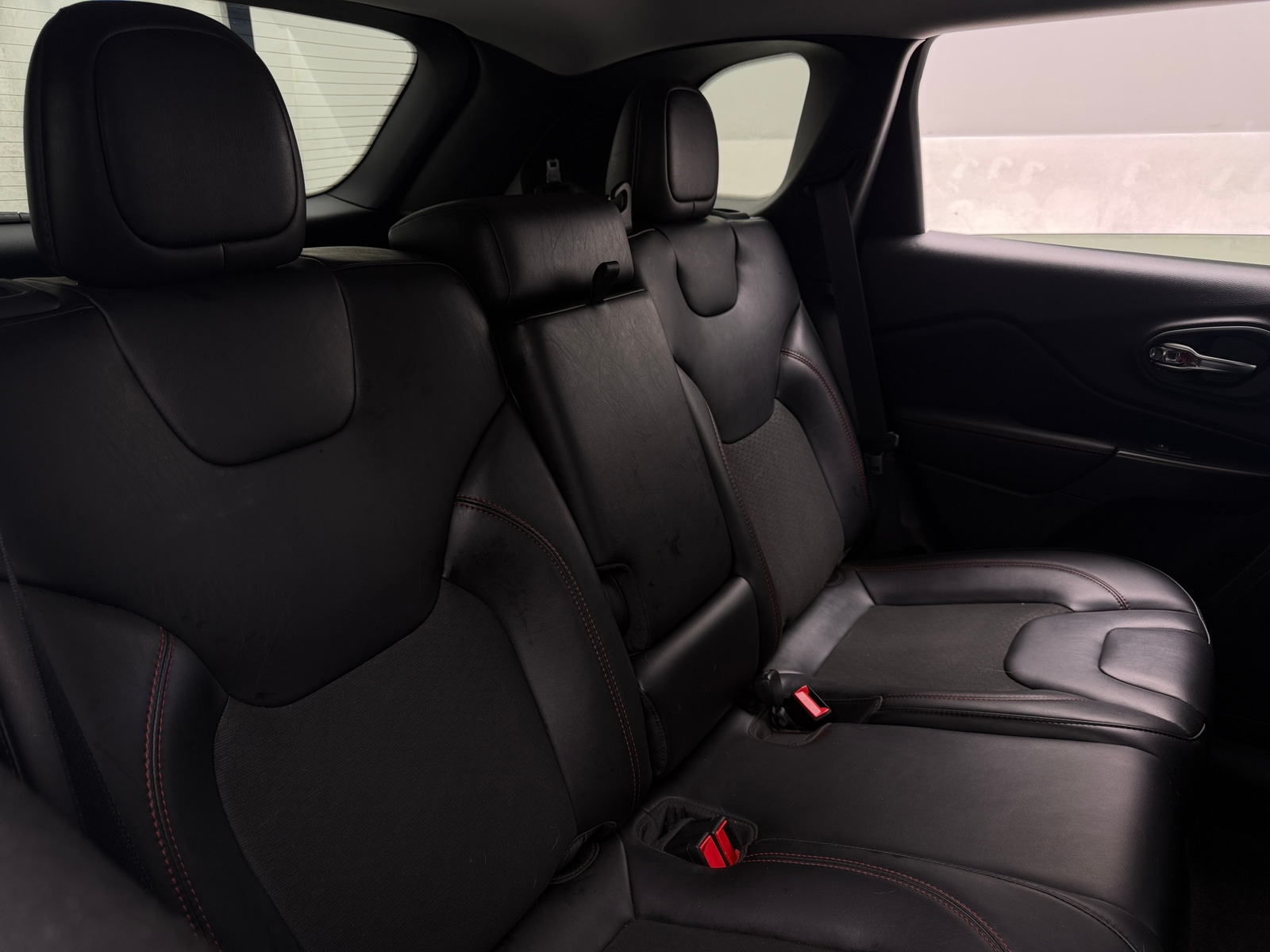 Thumbnail: 2020 Jeep Cherokee - 6