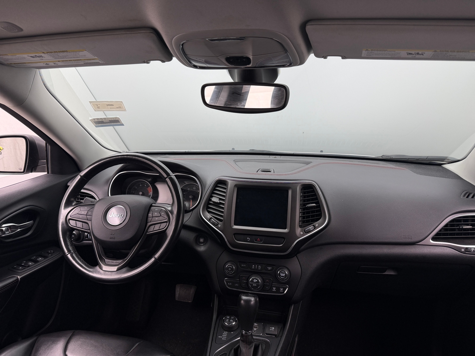 Thumbnail: 2020 Jeep Cherokee - 3