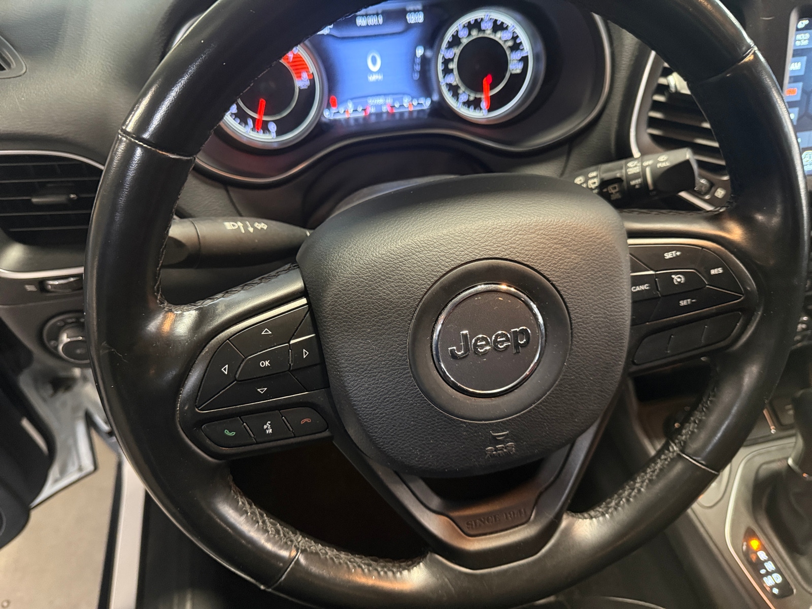 Thumbnail: 2020 Jeep Cherokee - 5