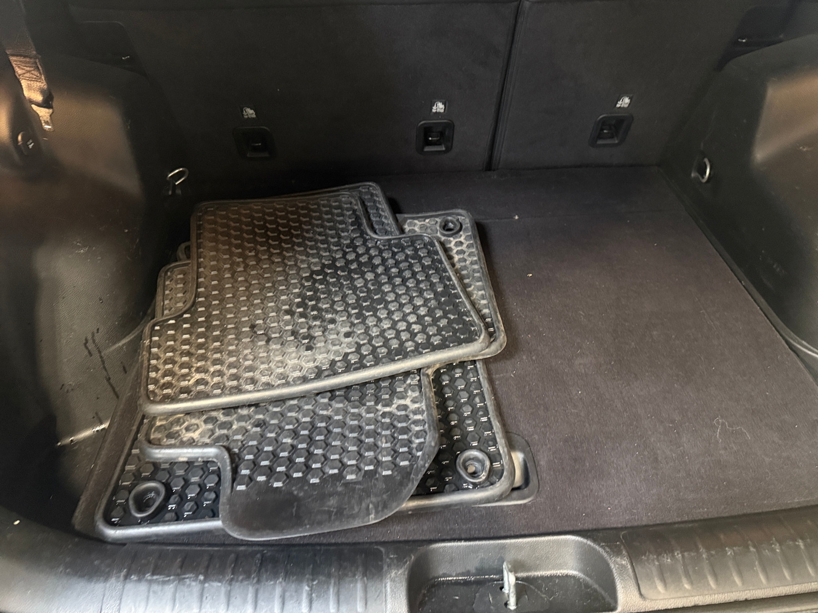 Thumbnail: 2020 Jeep Cherokee - 7