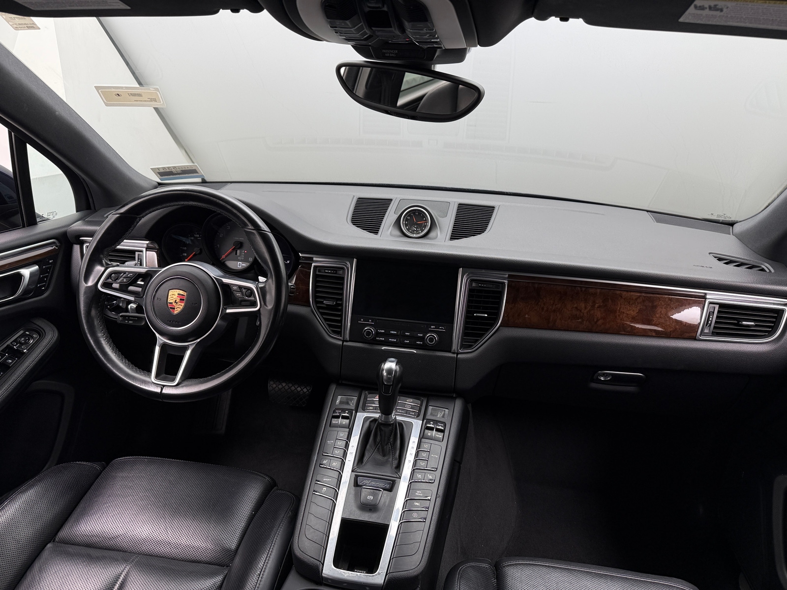 Thumbnail: 2018 Porsche Macan - 2