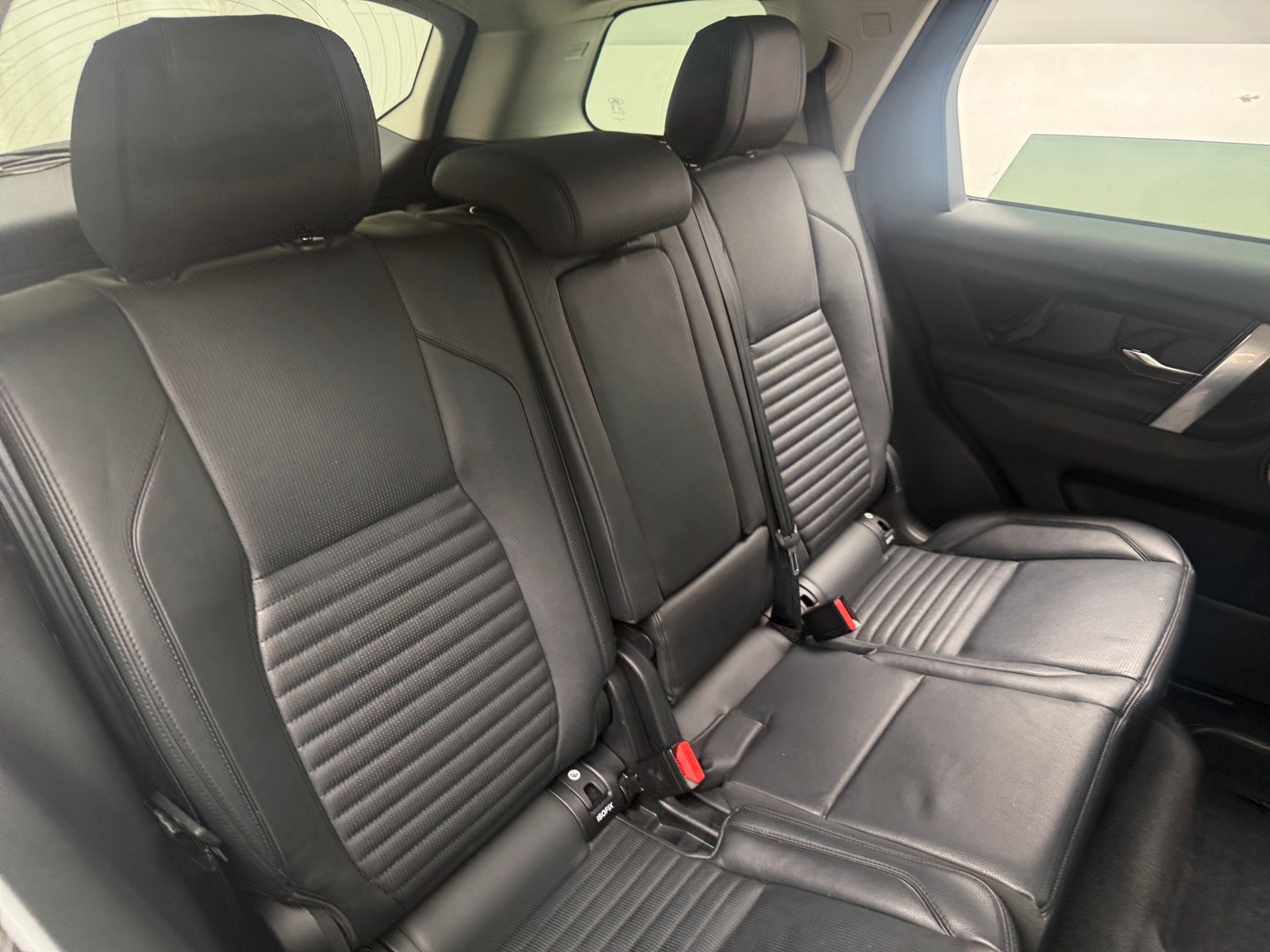 Thumbnail: 2021 Land Rover Discovery Sport - 5