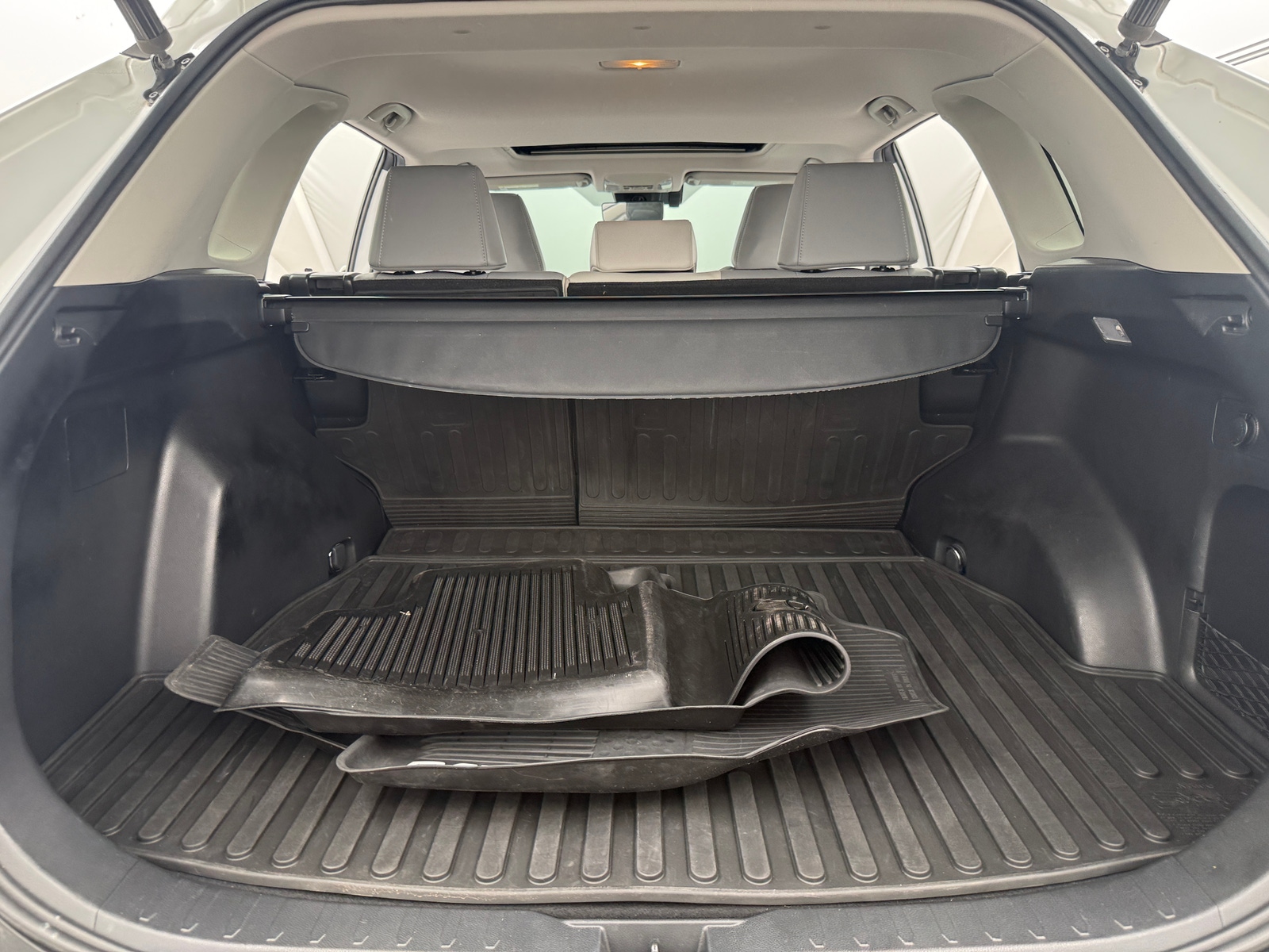 Thumbnail: 2019 Toyota RAV4 - 6