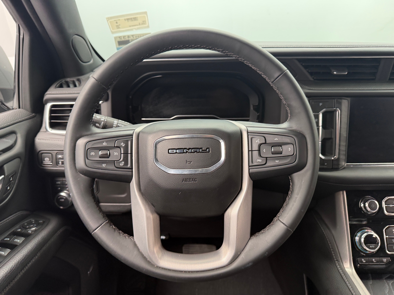Thumbnail: 2023 GMC Yukon XL - 4