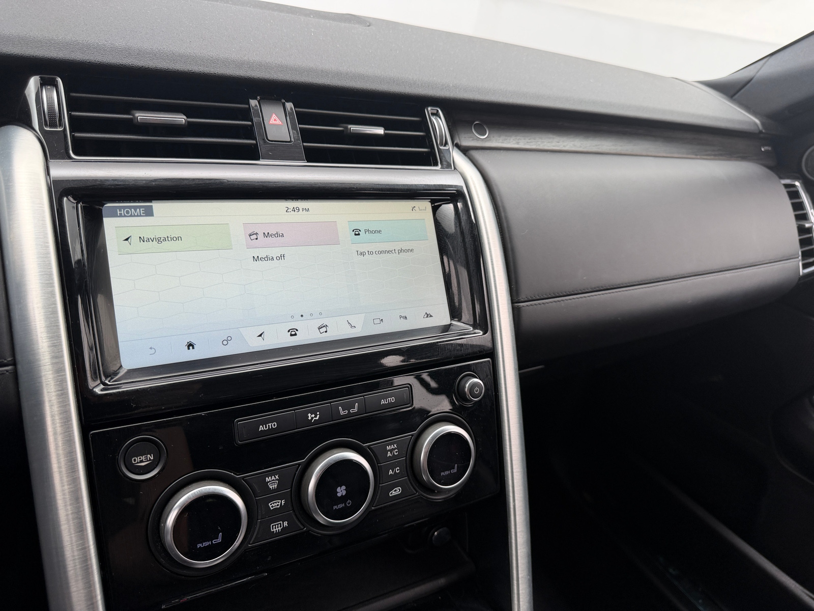 Thumbnail: 2018 Land Rover Discovery - 3
