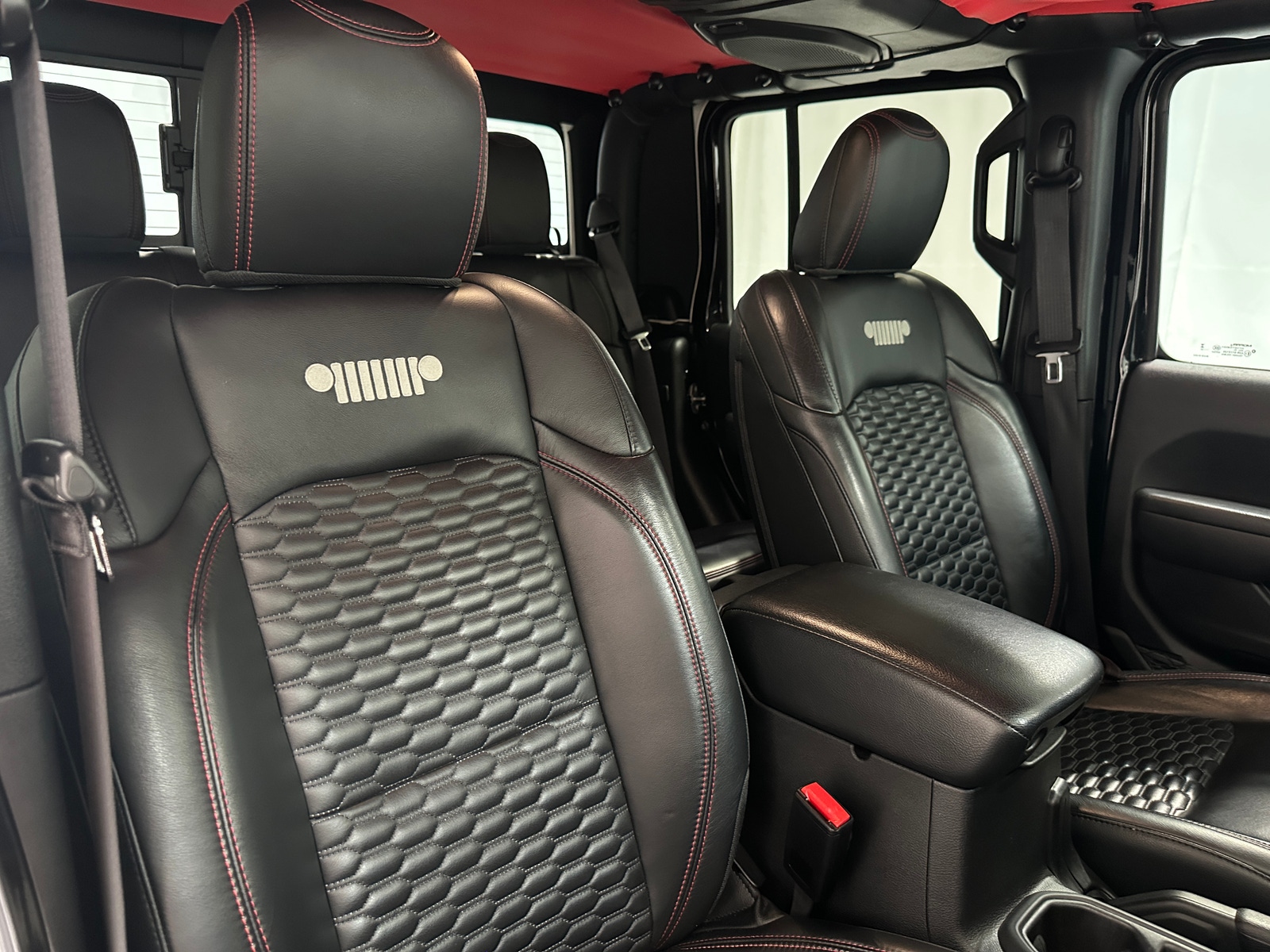Thumbnail: 2023 Jeep Gladiator - 2