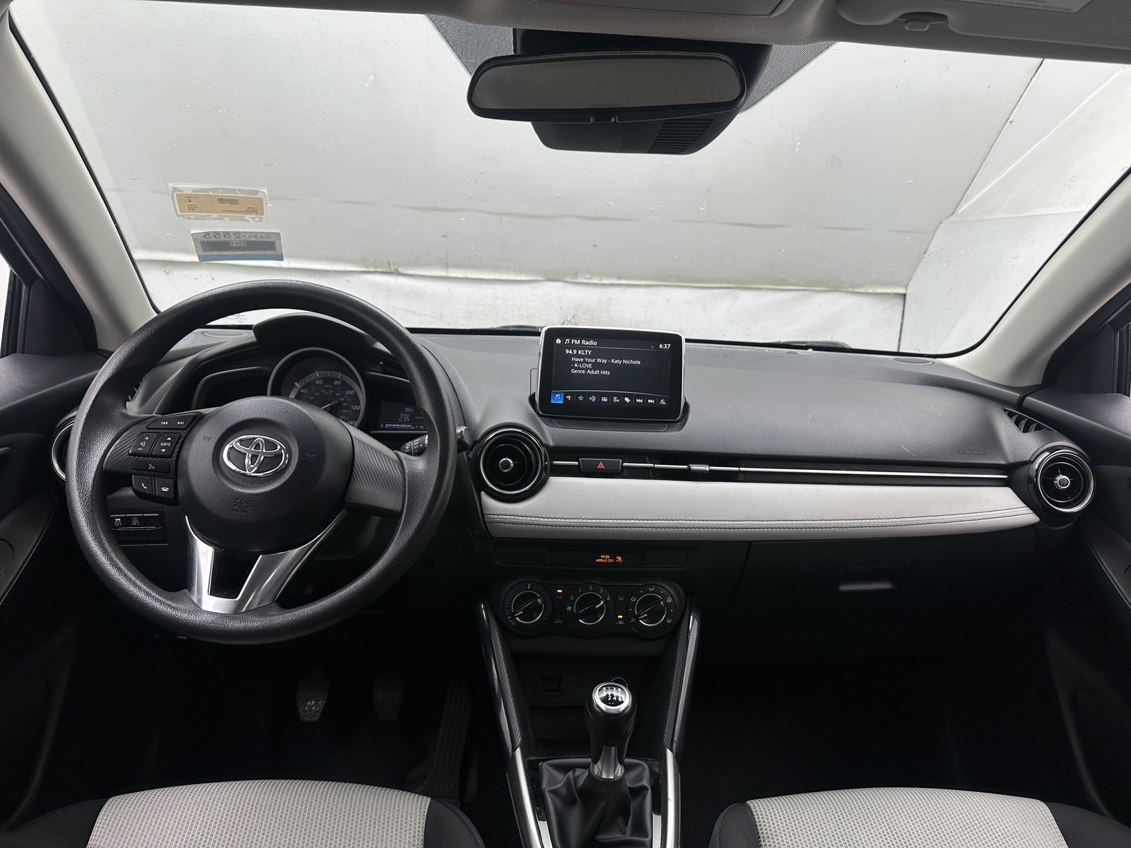 Thumbnail: 2018 Toyota Yaris iA - 3
