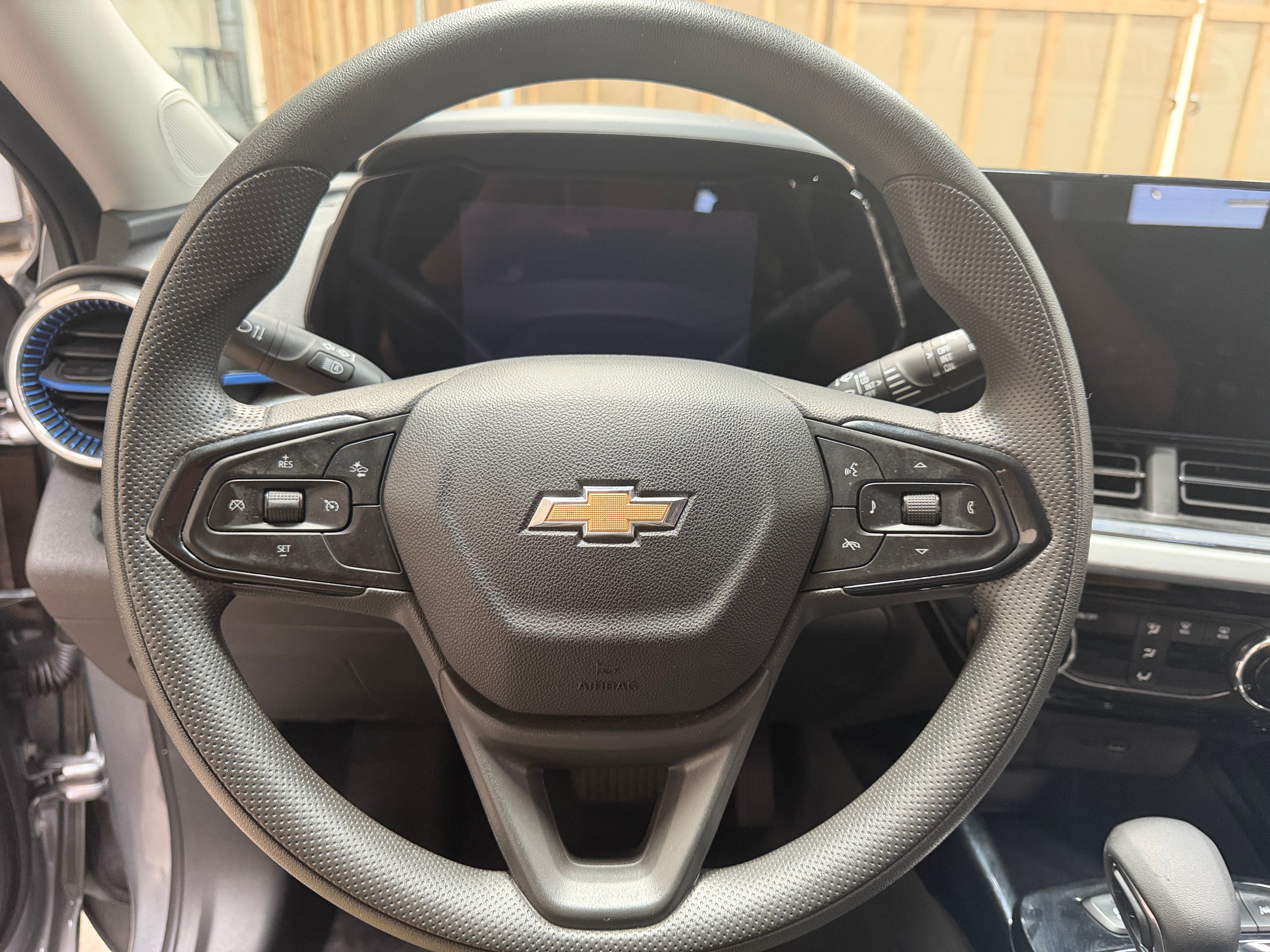 Thumbnail: 2025 Chevrolet Trax - 4